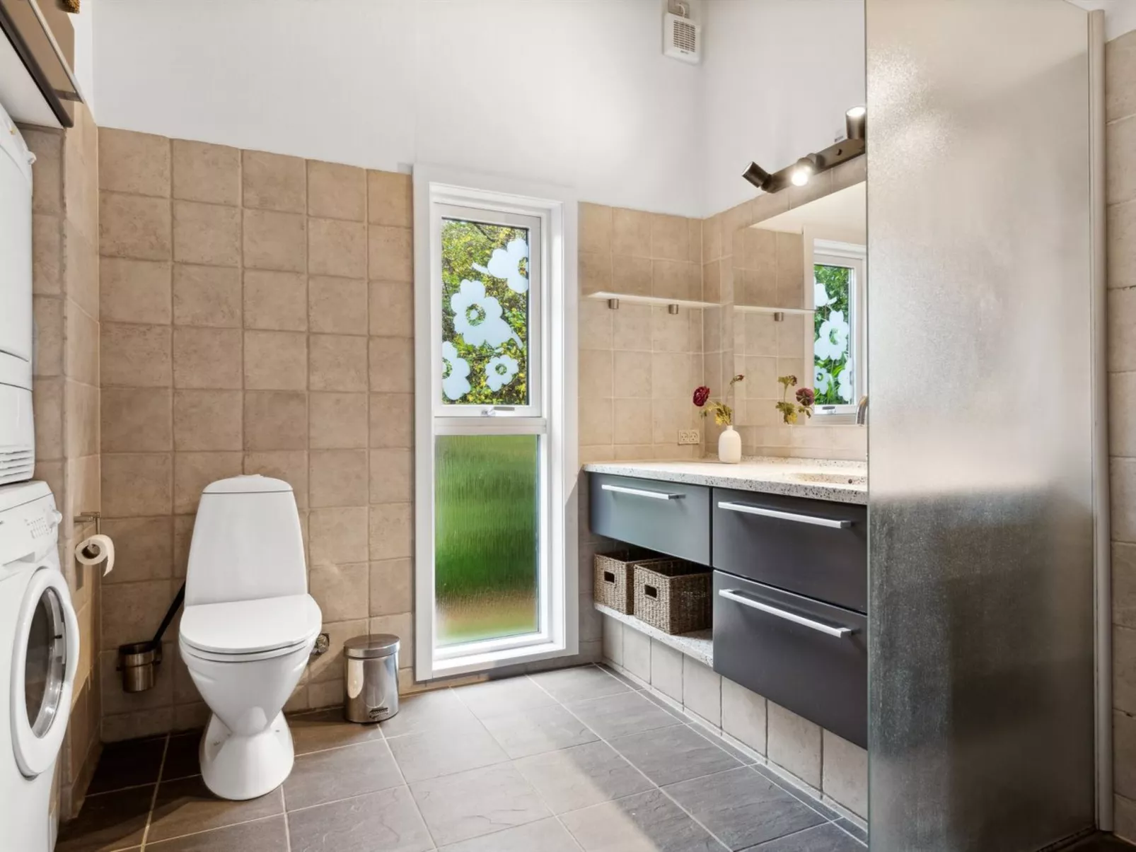 "Skyler" - 250m from the sea-Inside