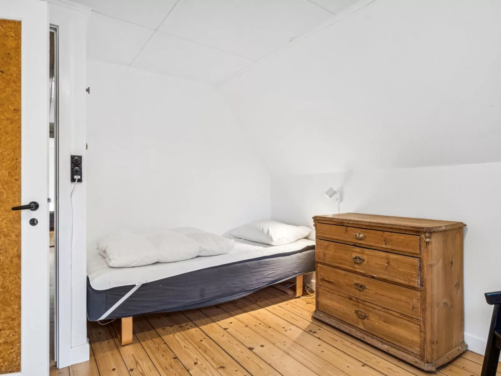 "Garbine" - 1.5km from the sea-Inside