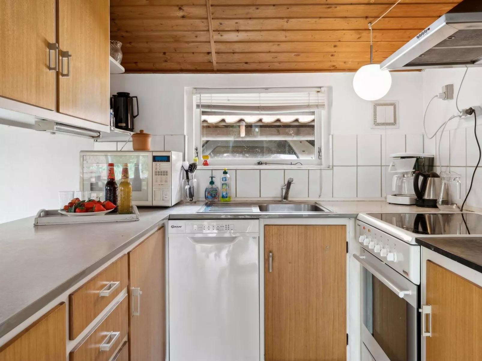 "Zoya" - 300m from the sea-Inside