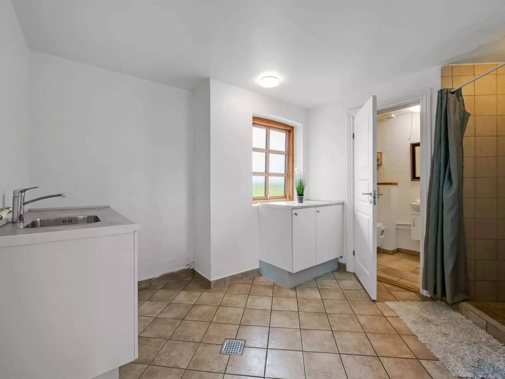 "Darleen" - 850m to the fjord-Drinnen