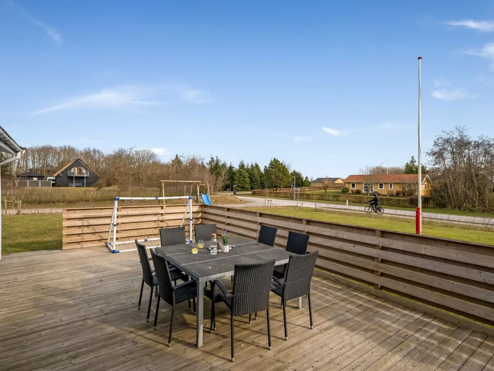 "Amine" - 300m to the fjord-Outside