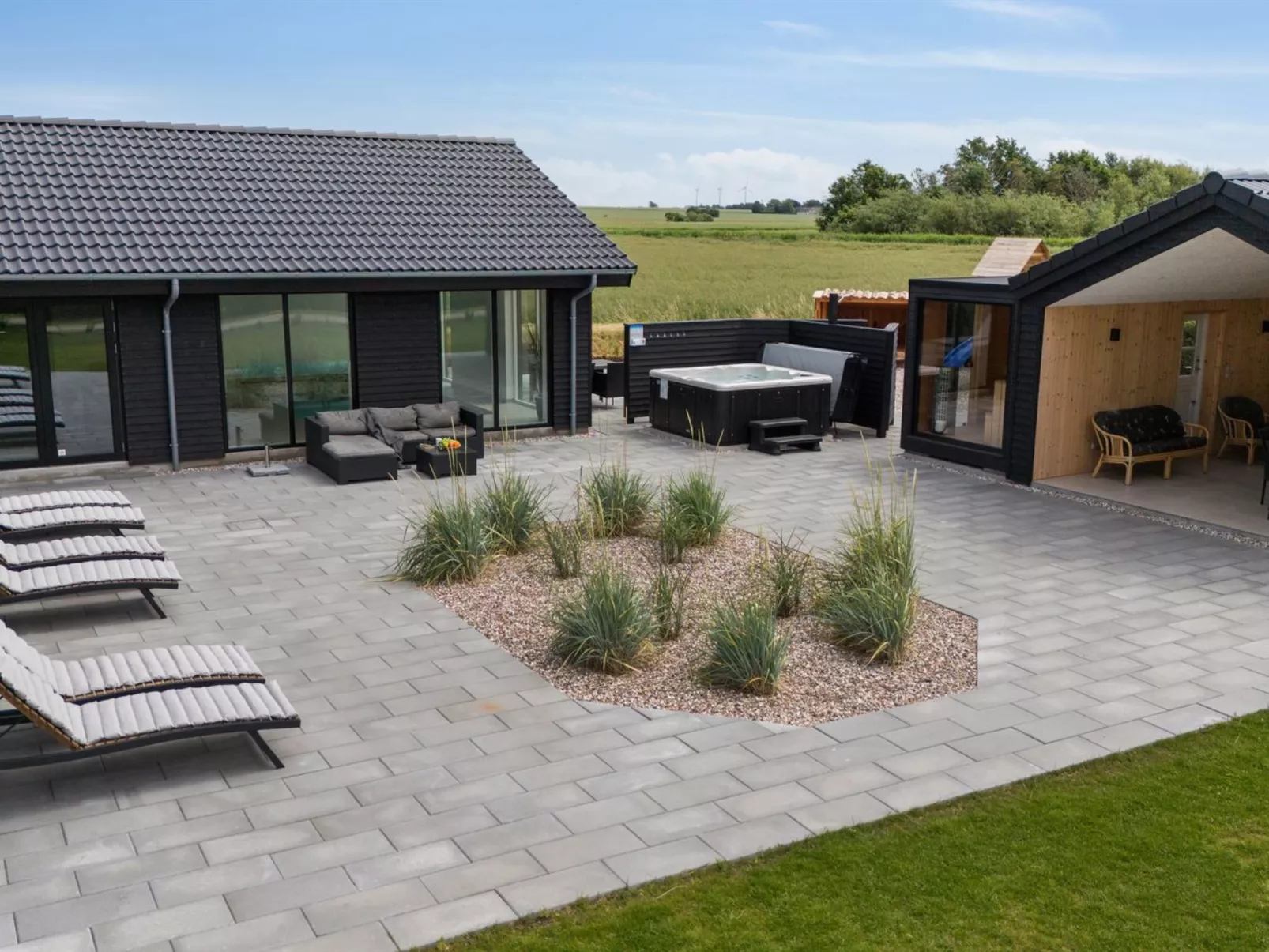 "Christian" - 600m from the sea-Outside