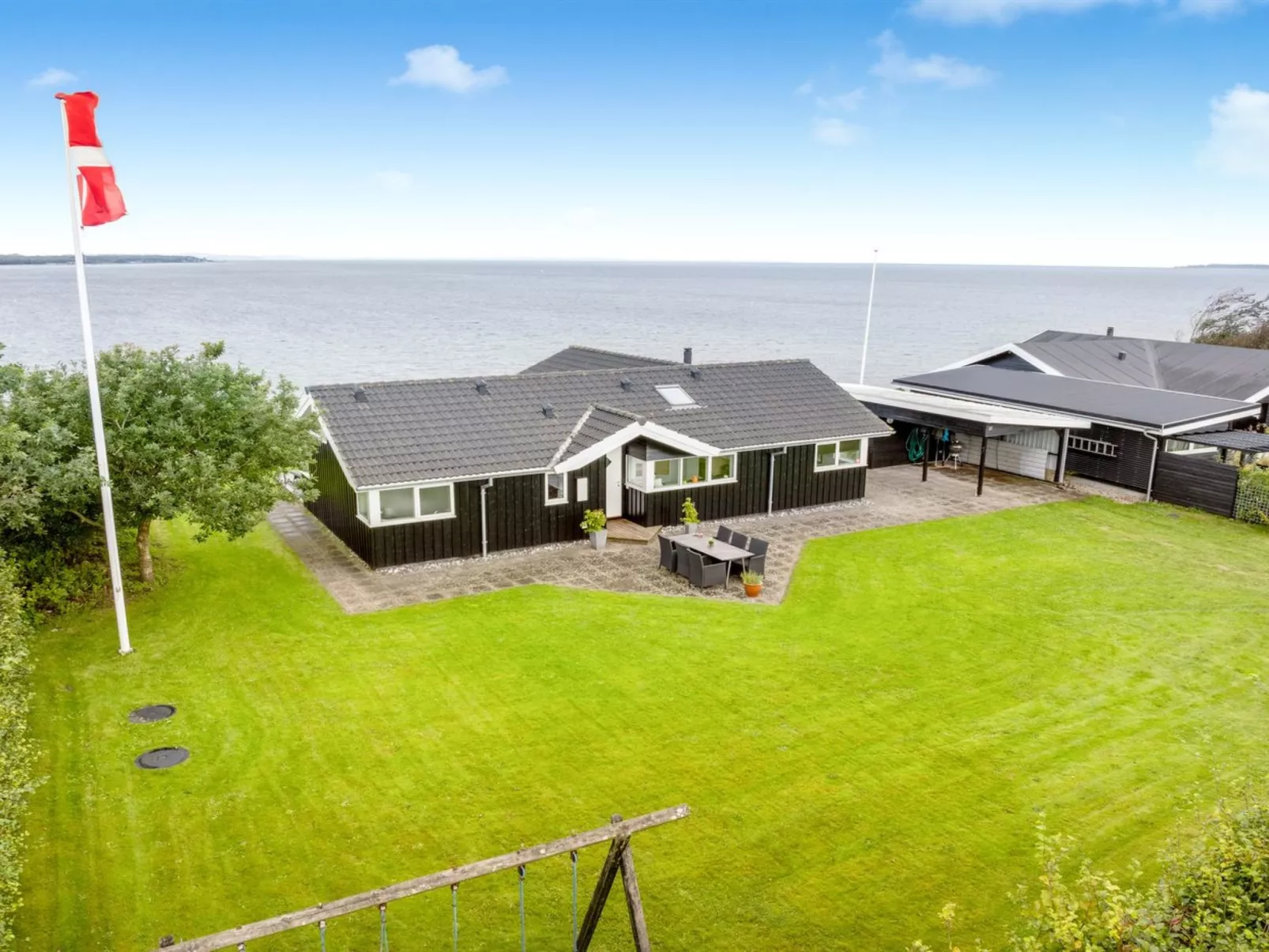 "Næwe" - 10m to the fjord-Draußen