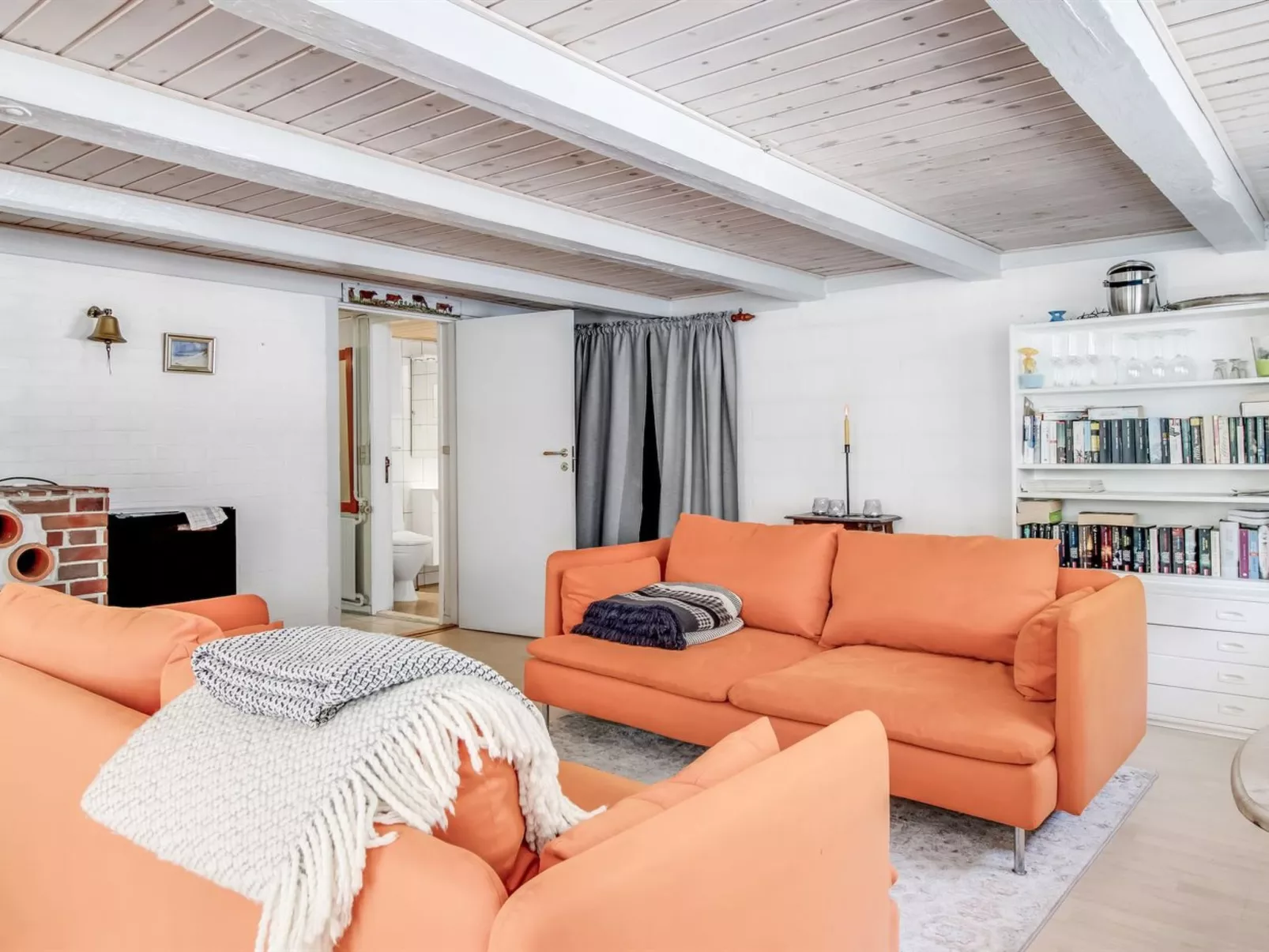 "Jolin" - 13km from the sea-Dedans