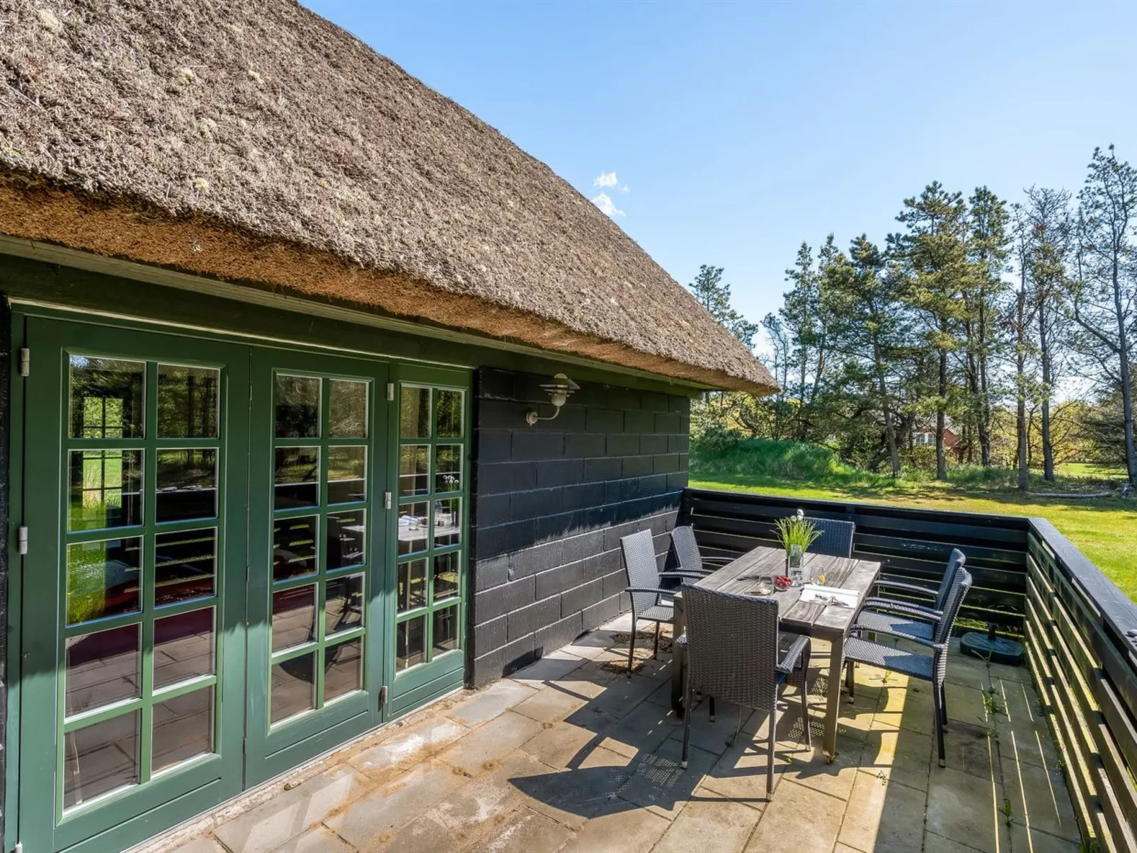 "Matilda" - 1.6km from the sea-Outside