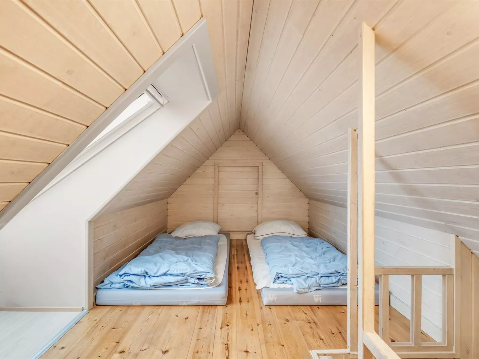 "Alexandria" -  from the sea-Dedans