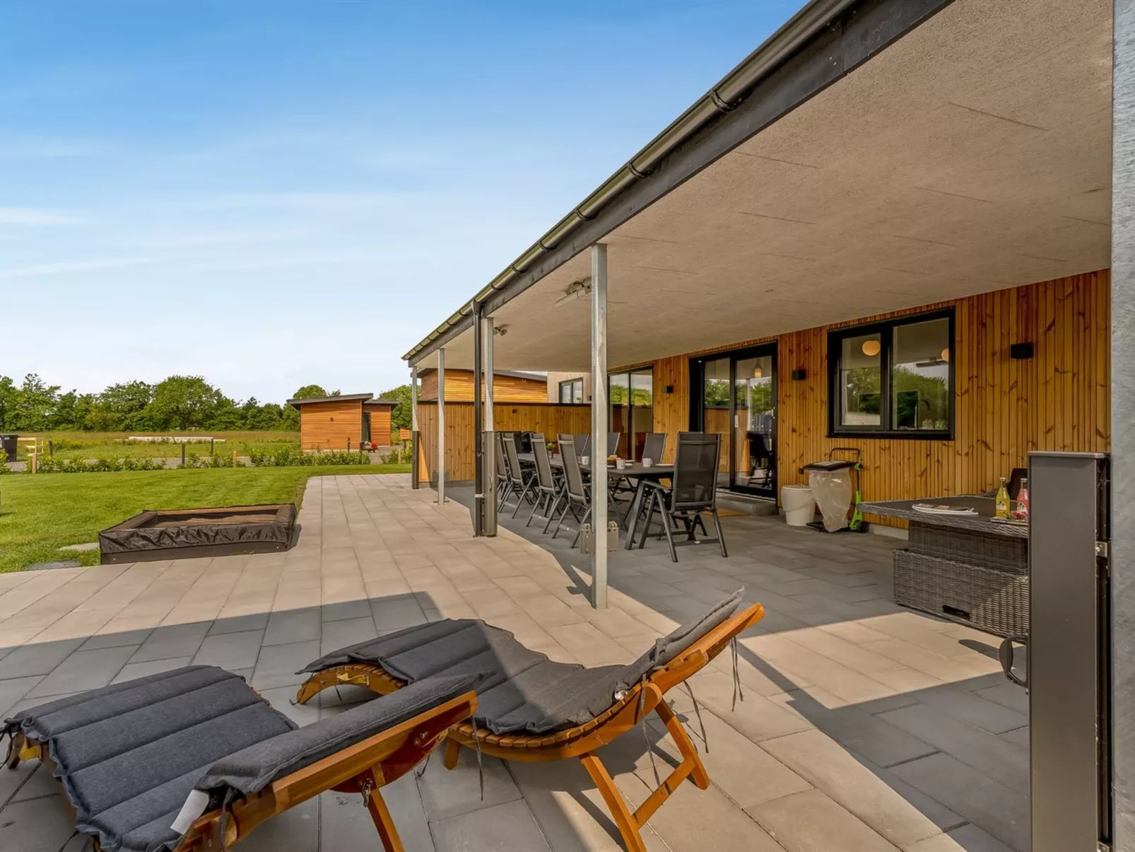 "Elevus" -  from the sea-Outside