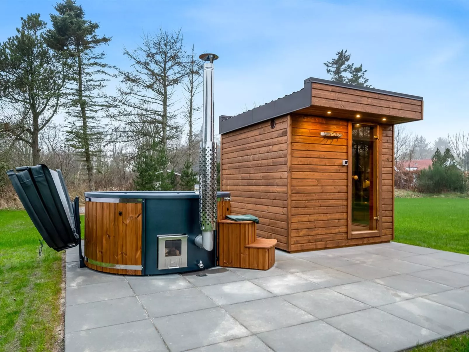 "Grimar" - 400m to the fjord-Draußen