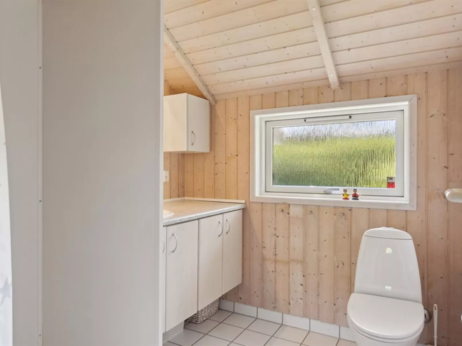 "Sukie" - 100m from the sea-Inside