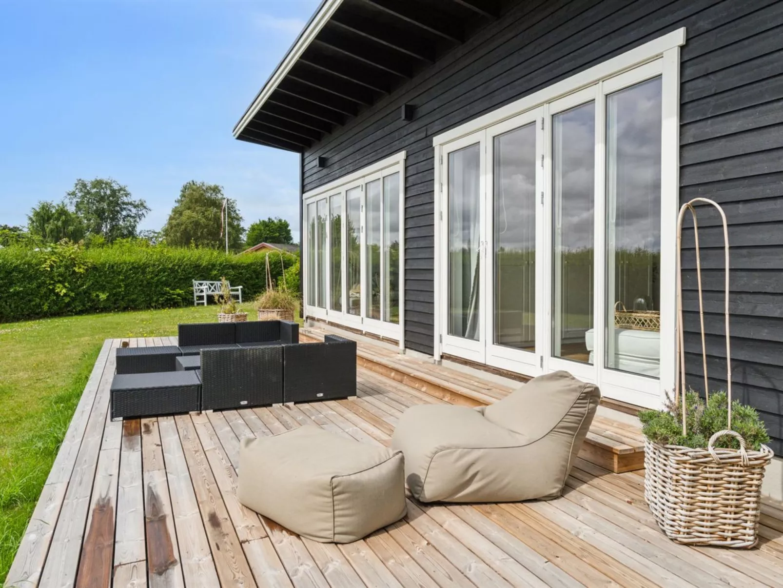 "Eero" - 175m to the fjord-Outside