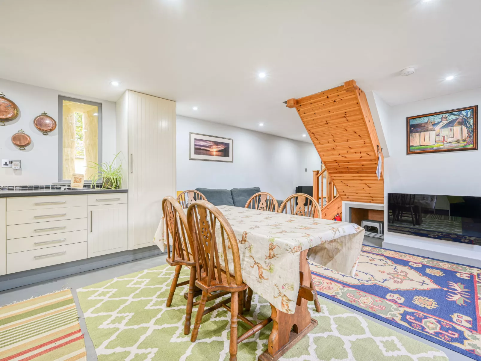 Loch Ness Granary-Dedans