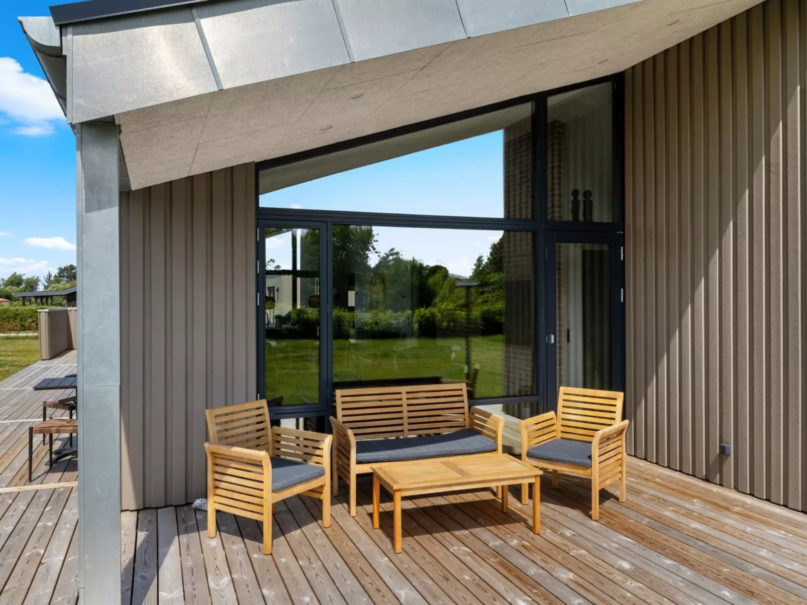 "Tydkil" - 250m from the sea-Draußen