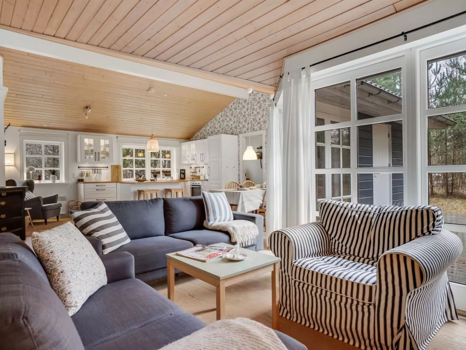 "Eikka" - 1km from the sea-Inside