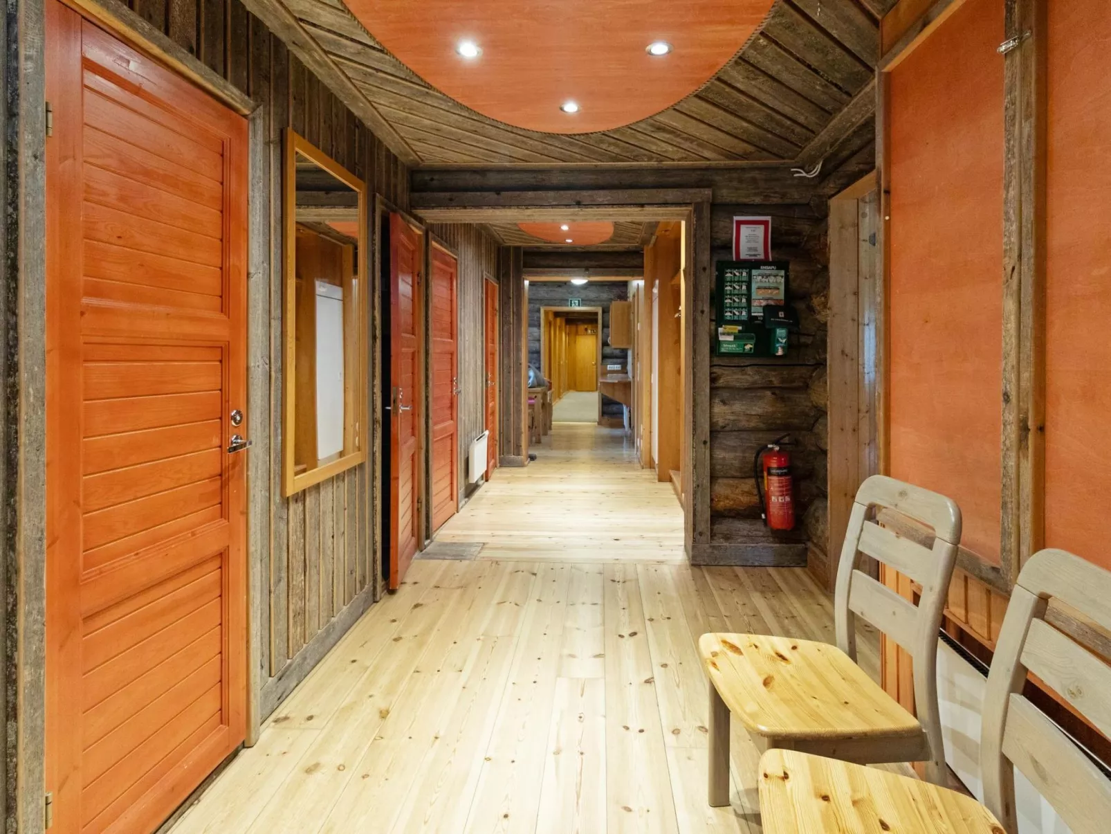 Metsä-luosto-Drinnen