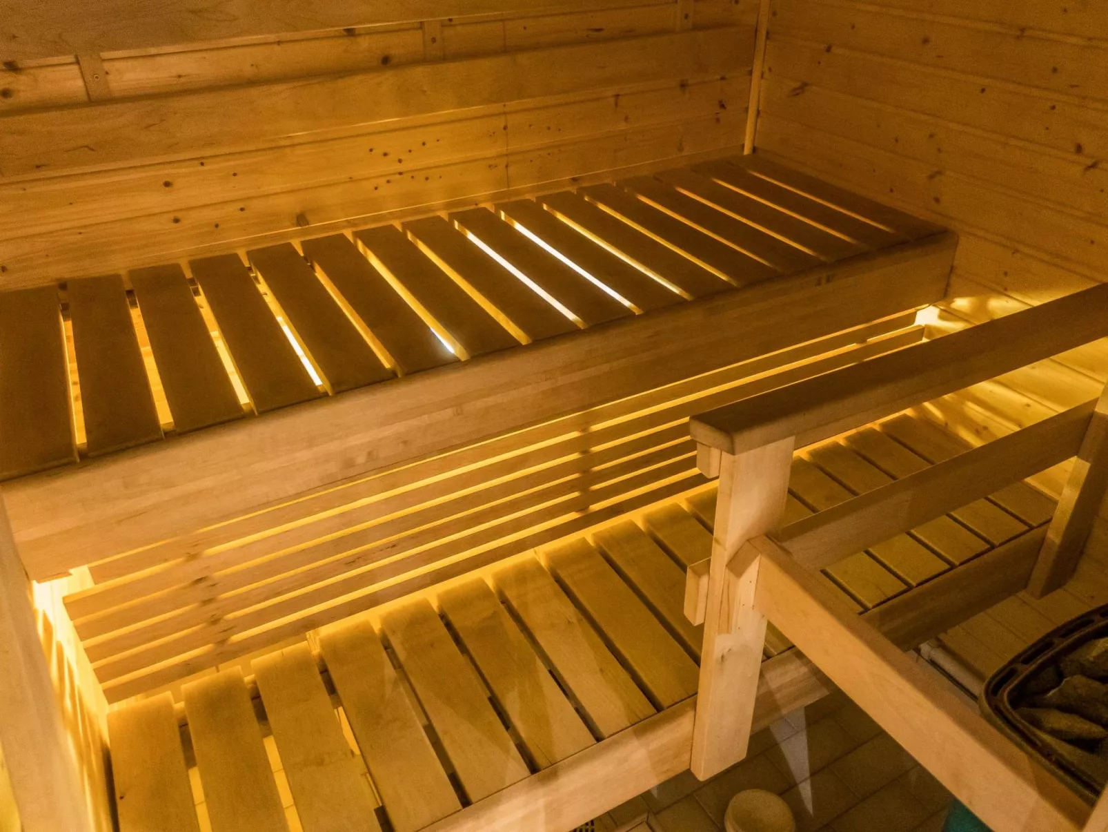 Hirvas levi 1-Dedans