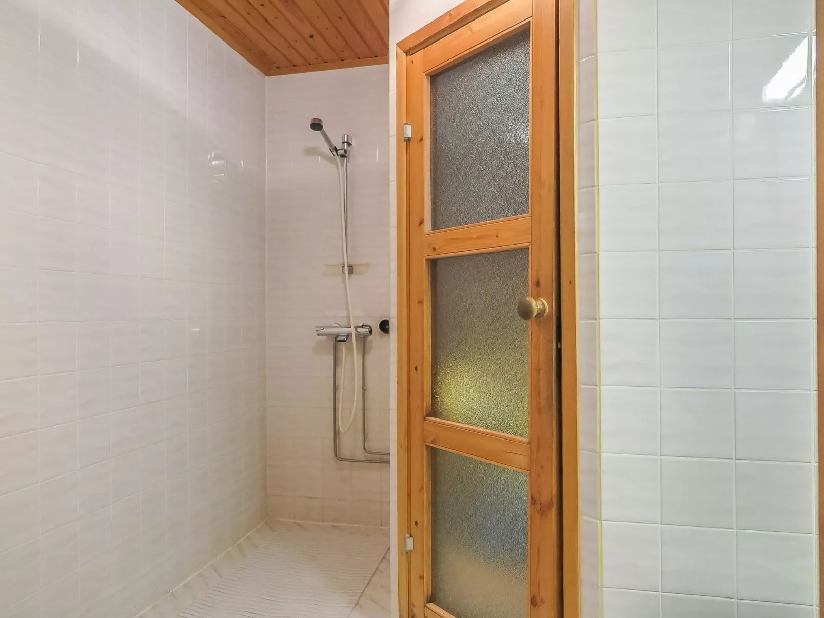 Lemmenliekki 2-Drinnen