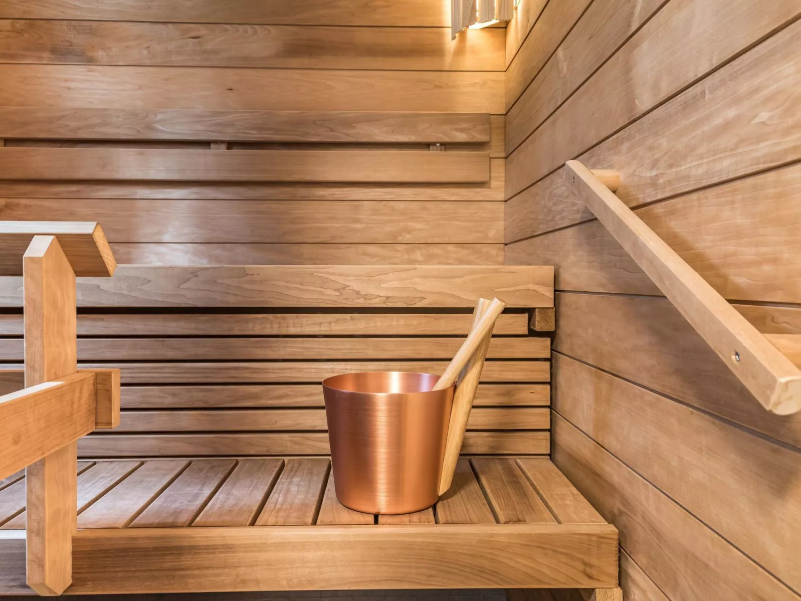 Levin kultakoto-Inside