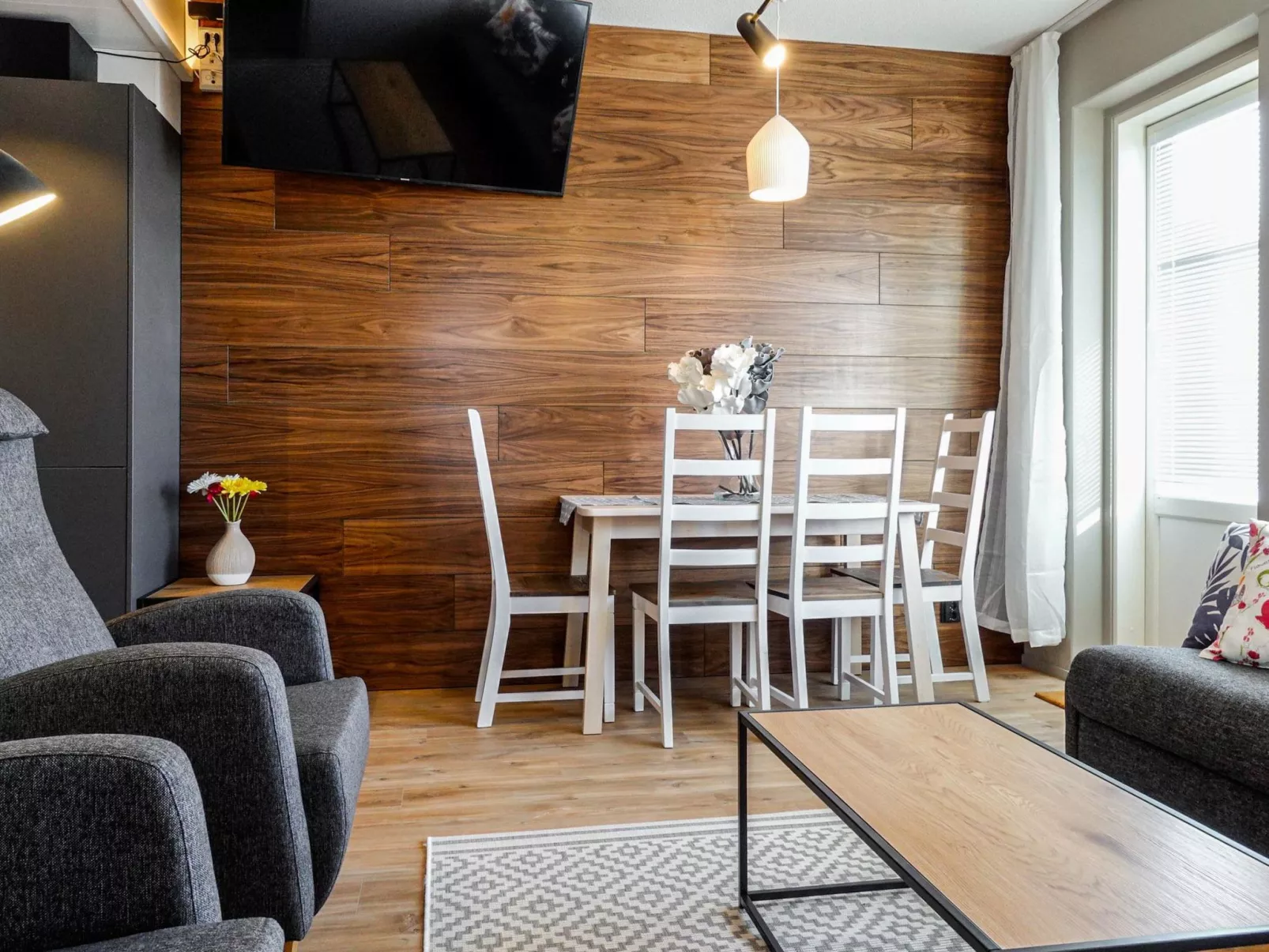 Levin kunkku b8-Inside