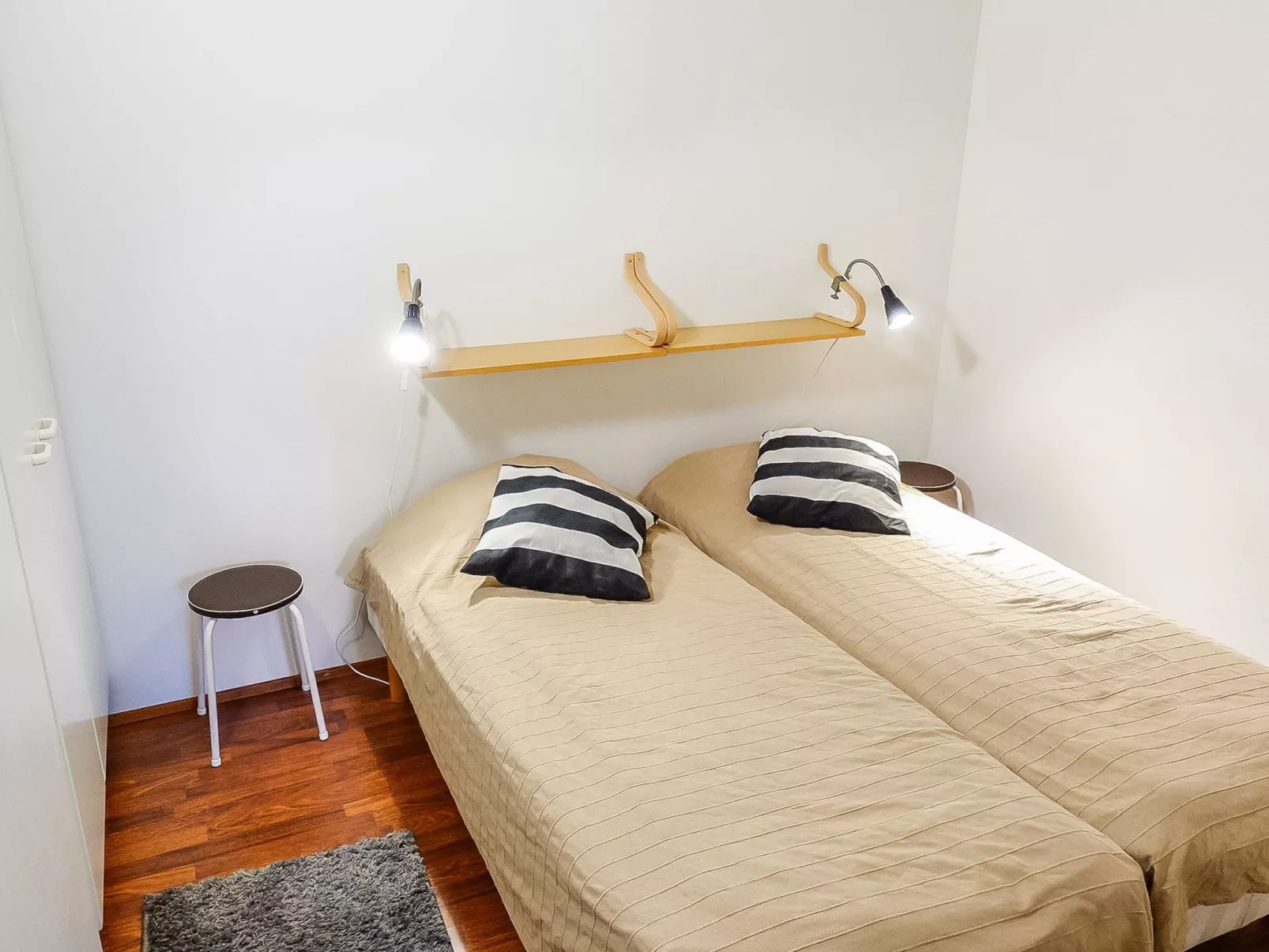 Saariseläntie 8 a 1-Drinnen