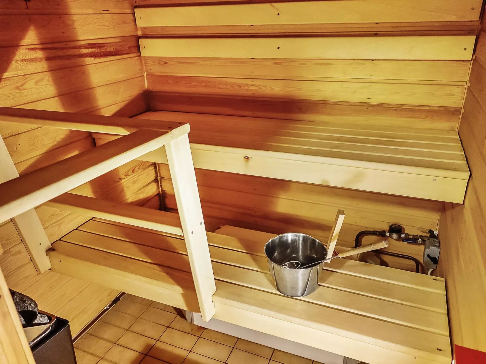 Saariseläntie 8 f 6-Drinnen