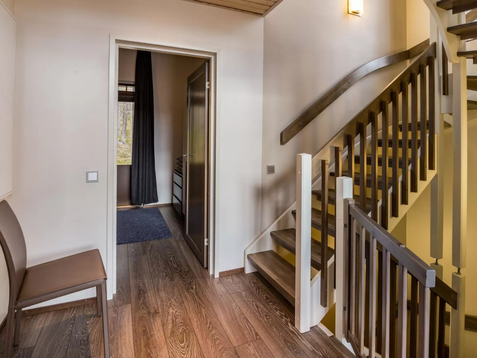 Karhunkieppi 11b-Drinnen