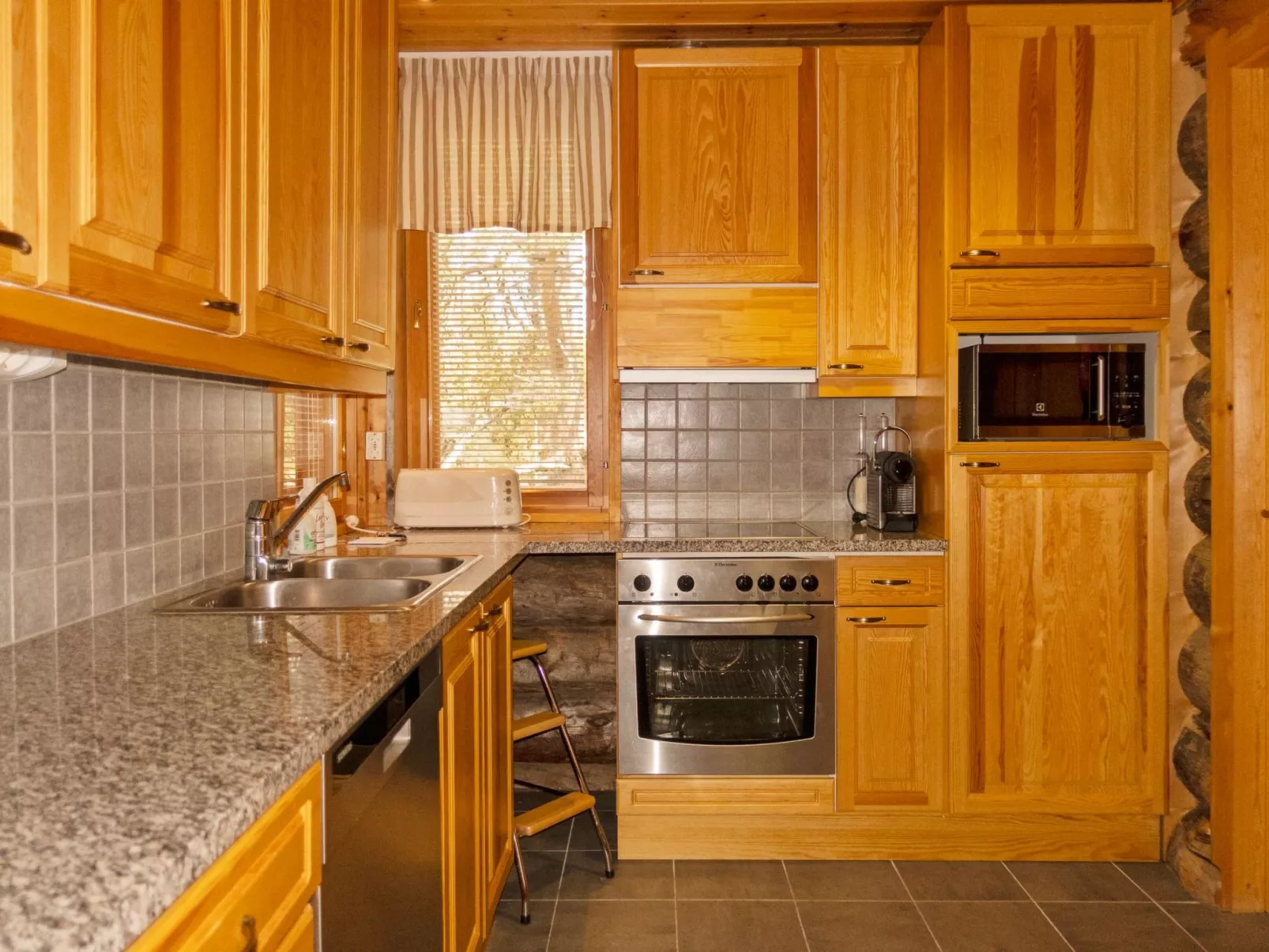 Kairapolanne b-Dedans