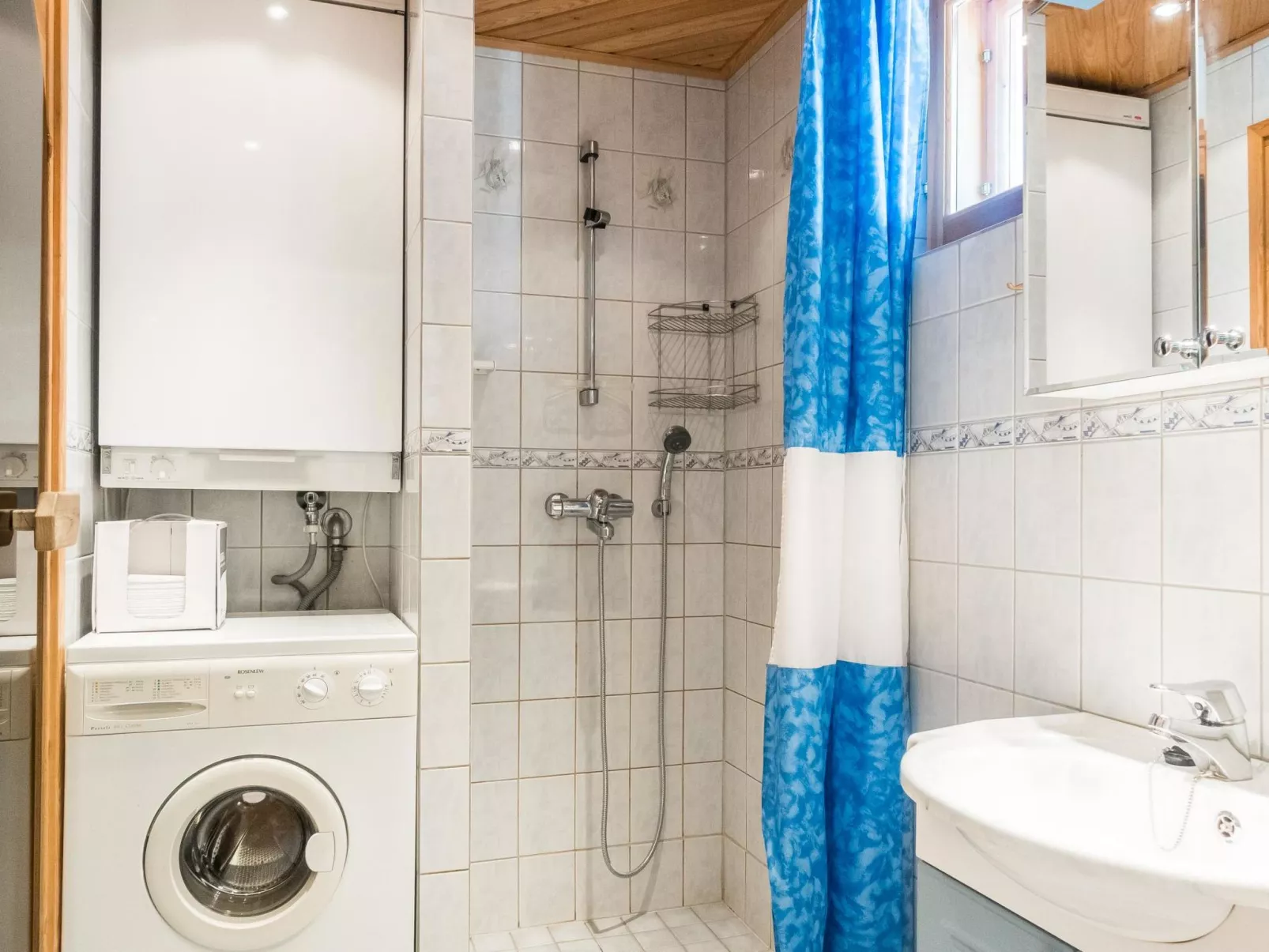 Lauri 4 pieni-Dedans