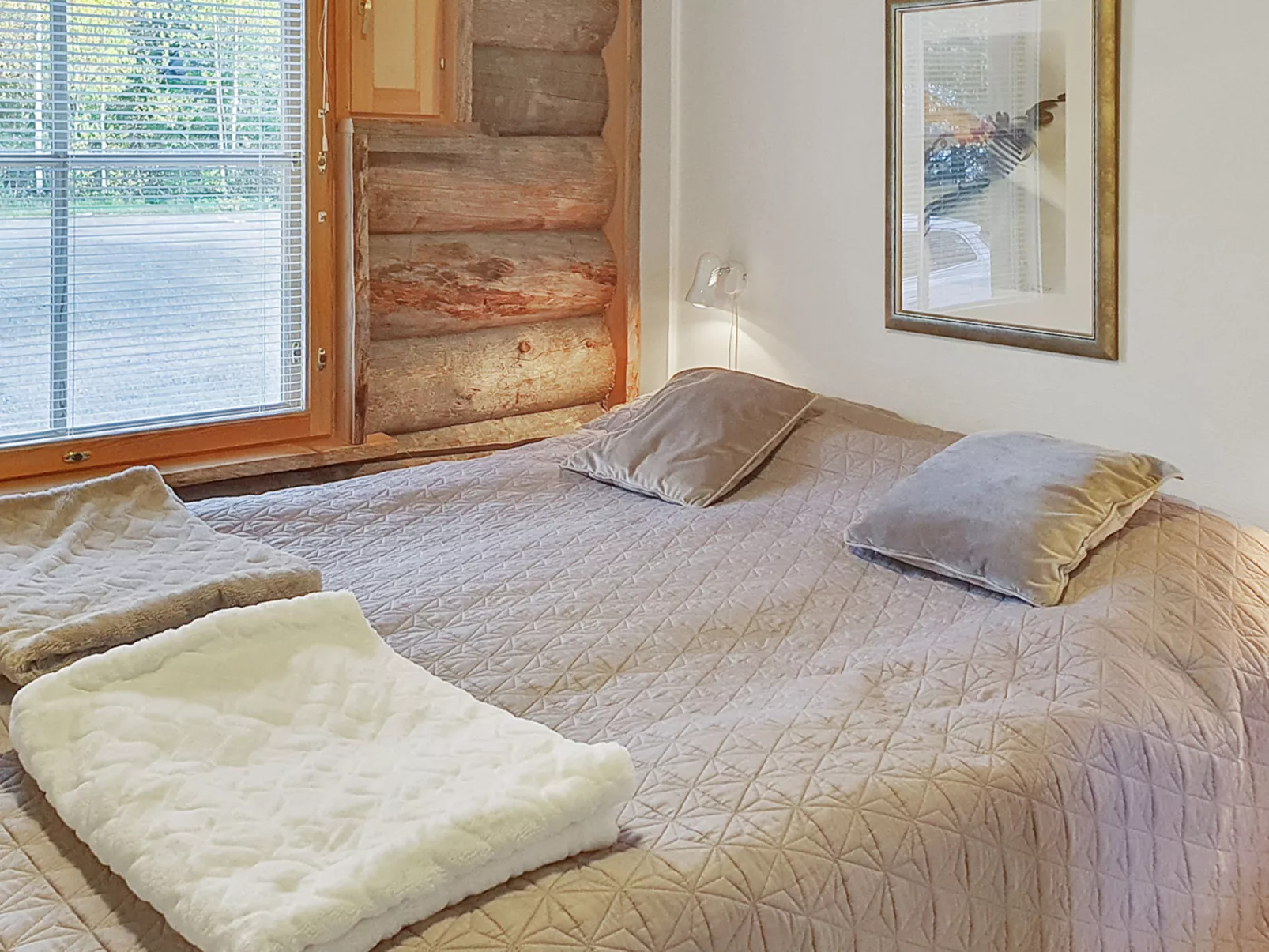 Kukasrakka 3 b 8-Drinnen