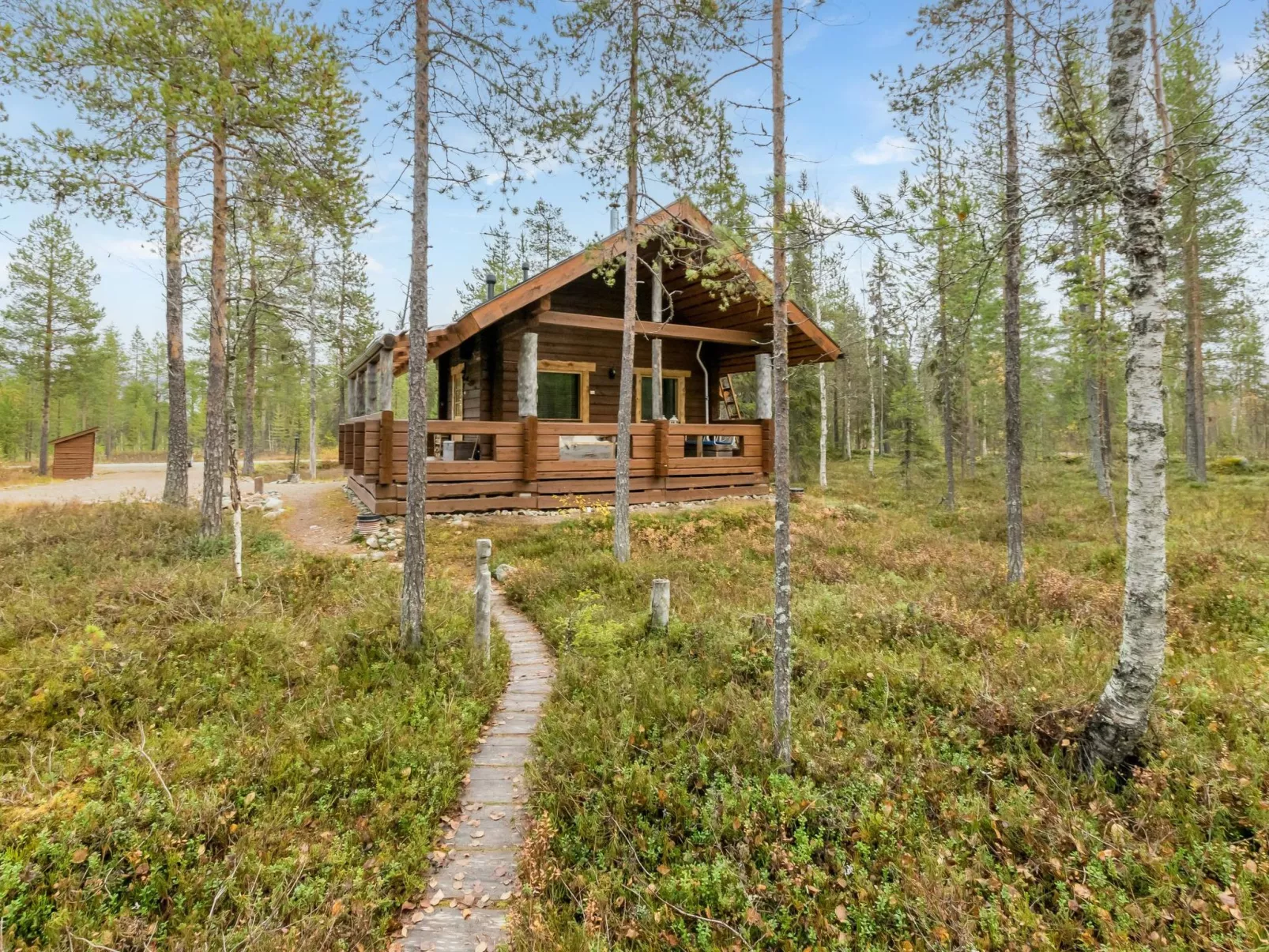 Pyhäpaikka 2-Dedans