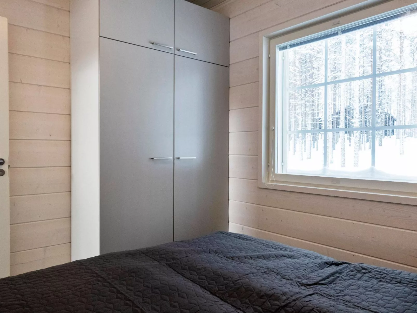 Levin ahmahovi 2b-Dedans