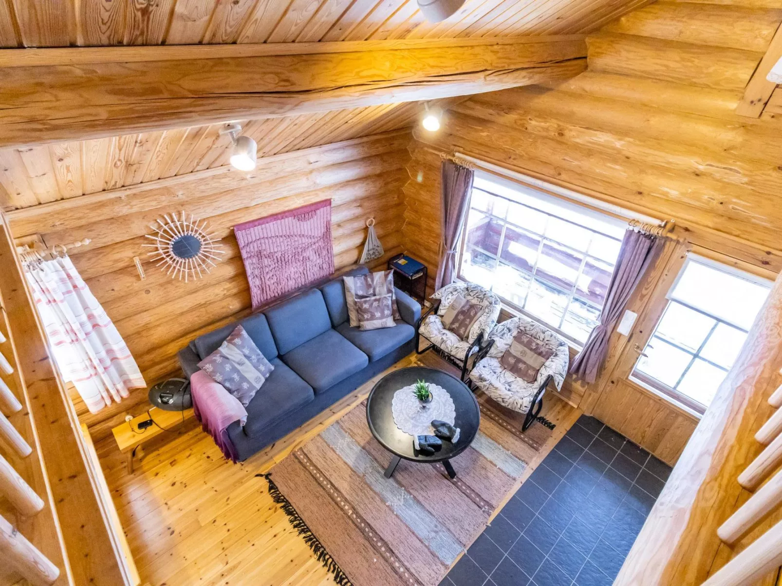 Soutajan kuksa-Dedans