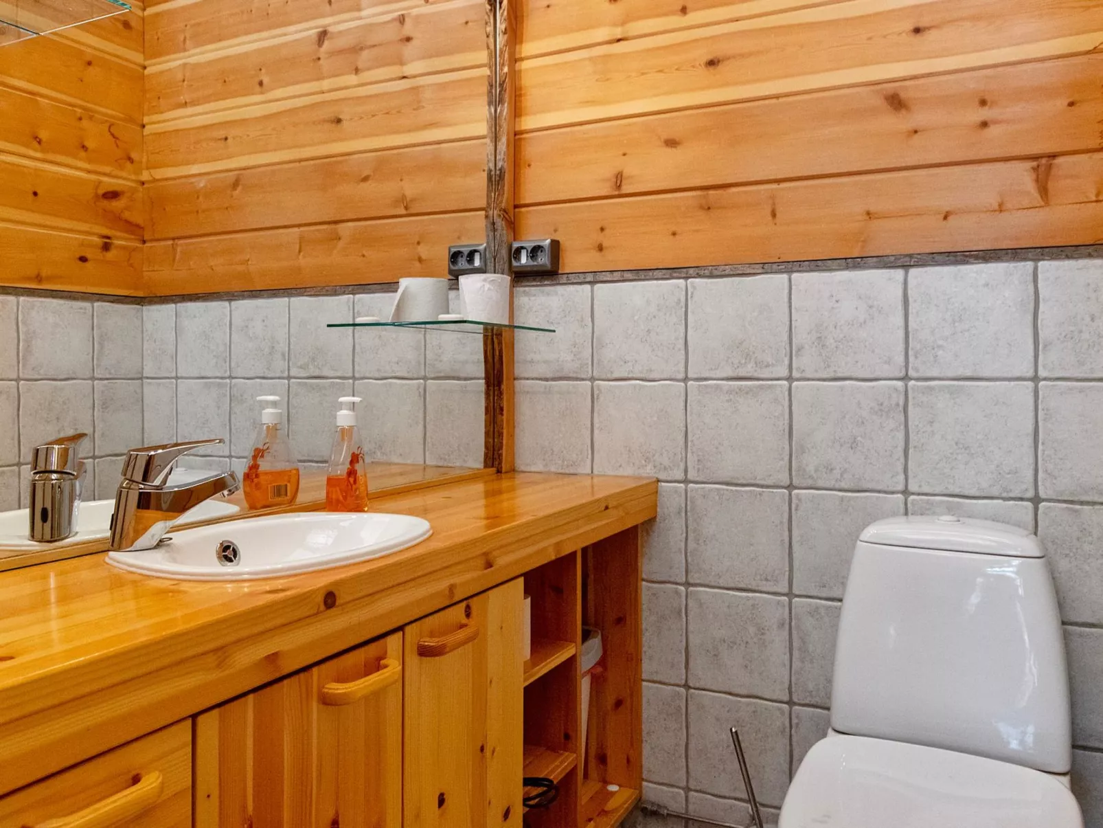 Saariselän waskooli a-Drinnen