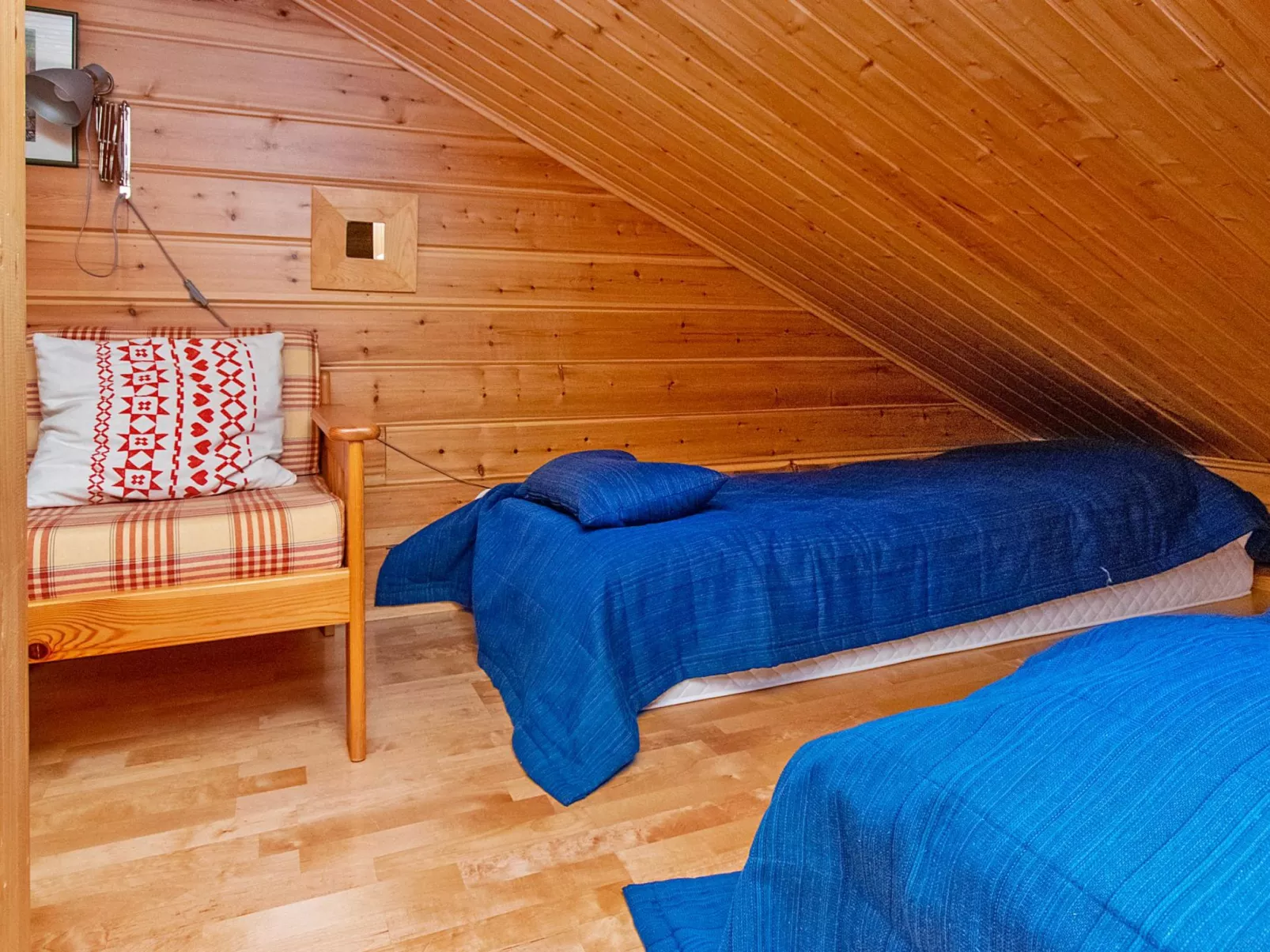 Kuksatie 7 a-Drinnen