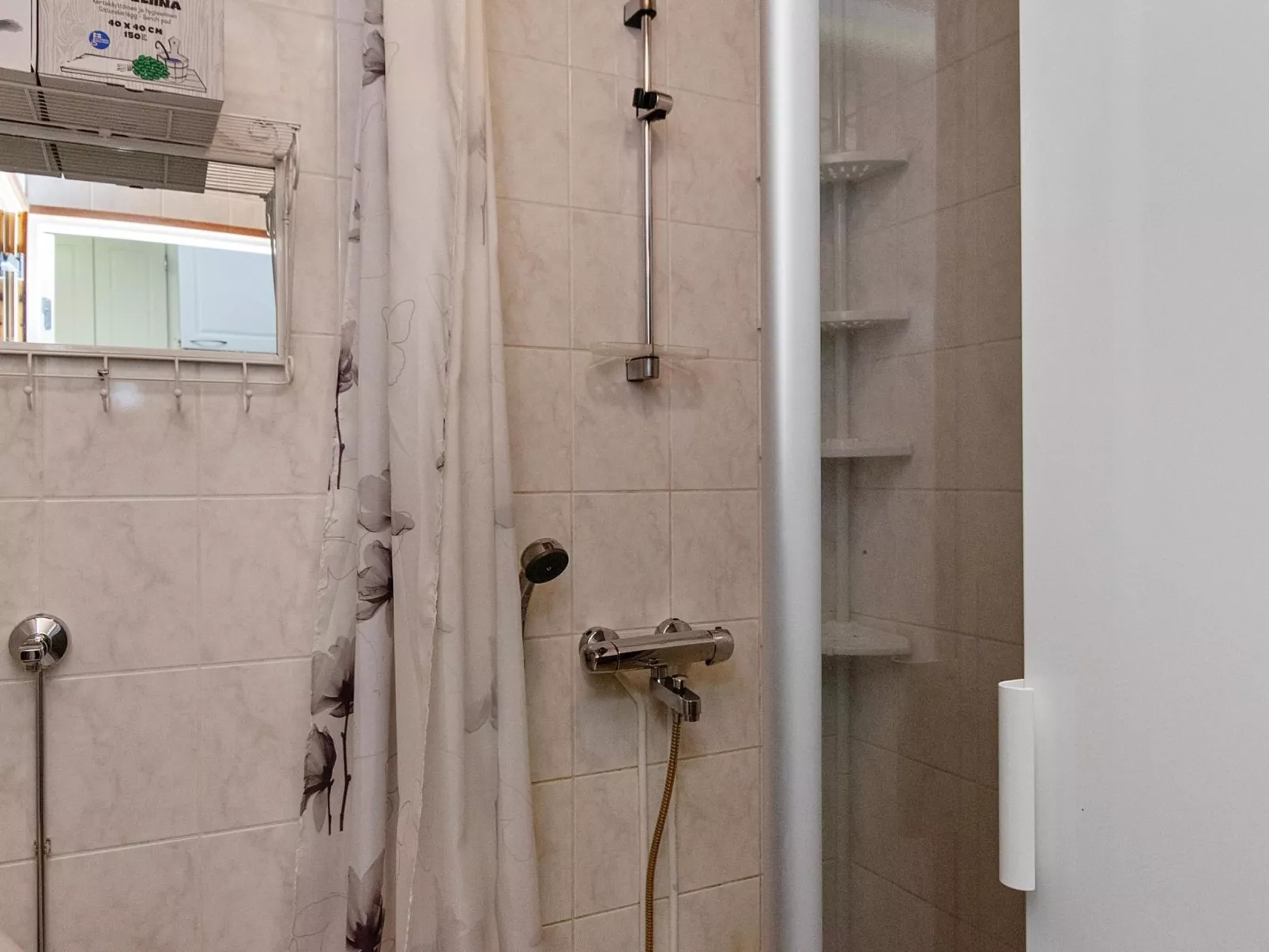 Saariseläntie 8 d 5-Dedans