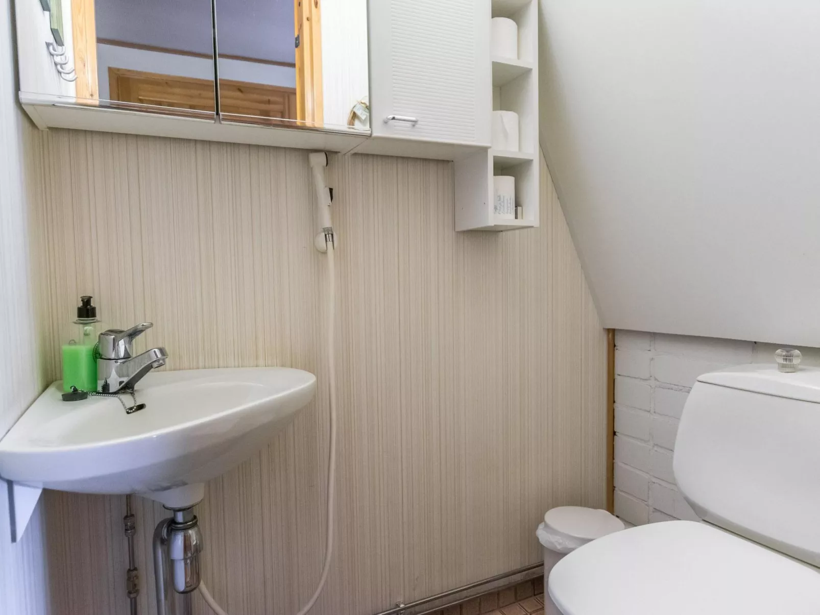 Teerenpesue g 60-Dedans