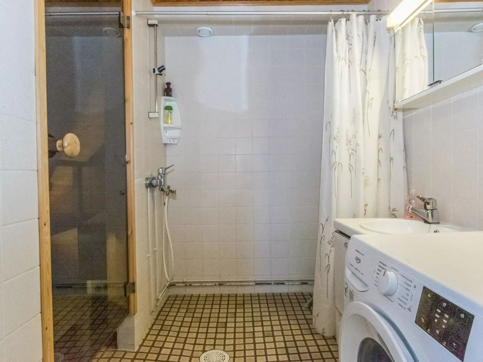 Teerenpesue e 37-Inside