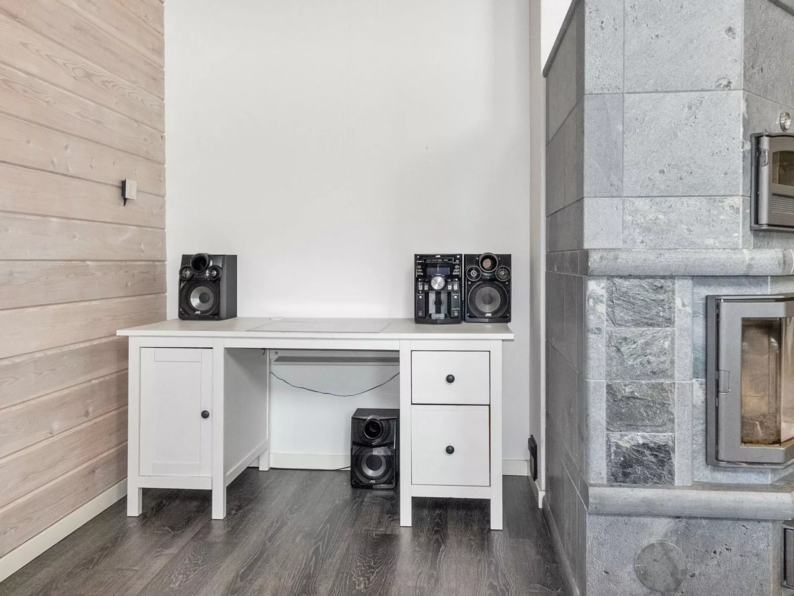 Mökki tenolla-Drinnen