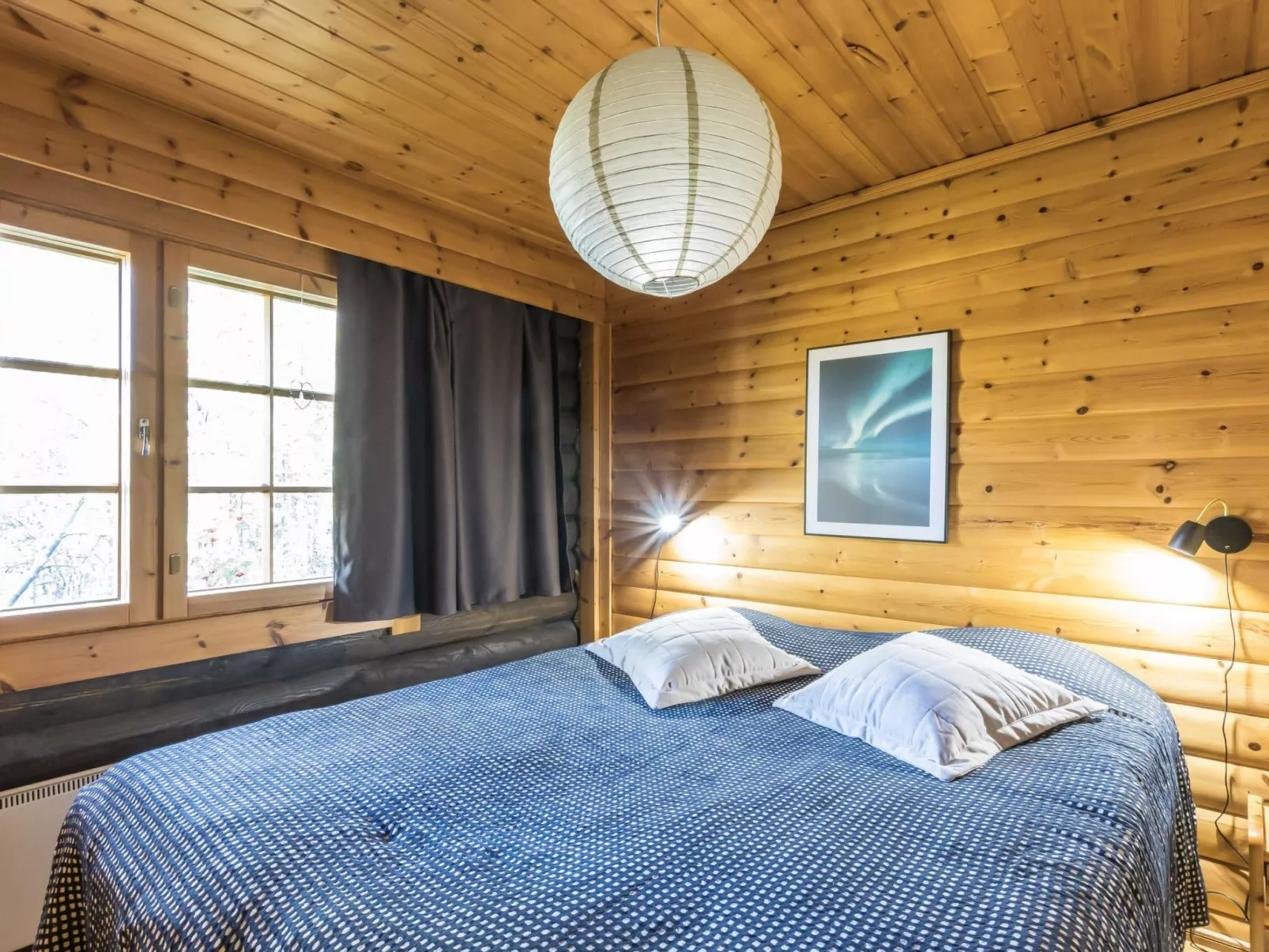 Mötönpesä 2-Drinnen