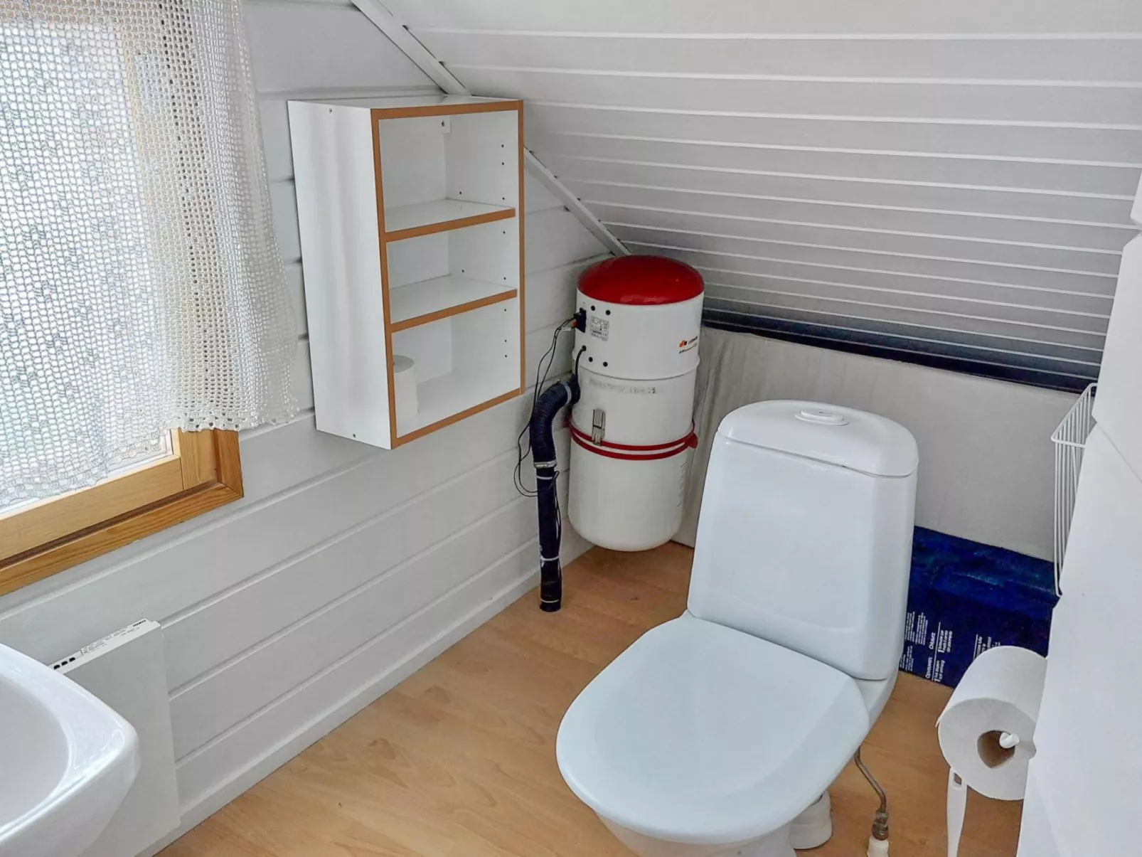 Aihki c/o villa armas 50-Inside