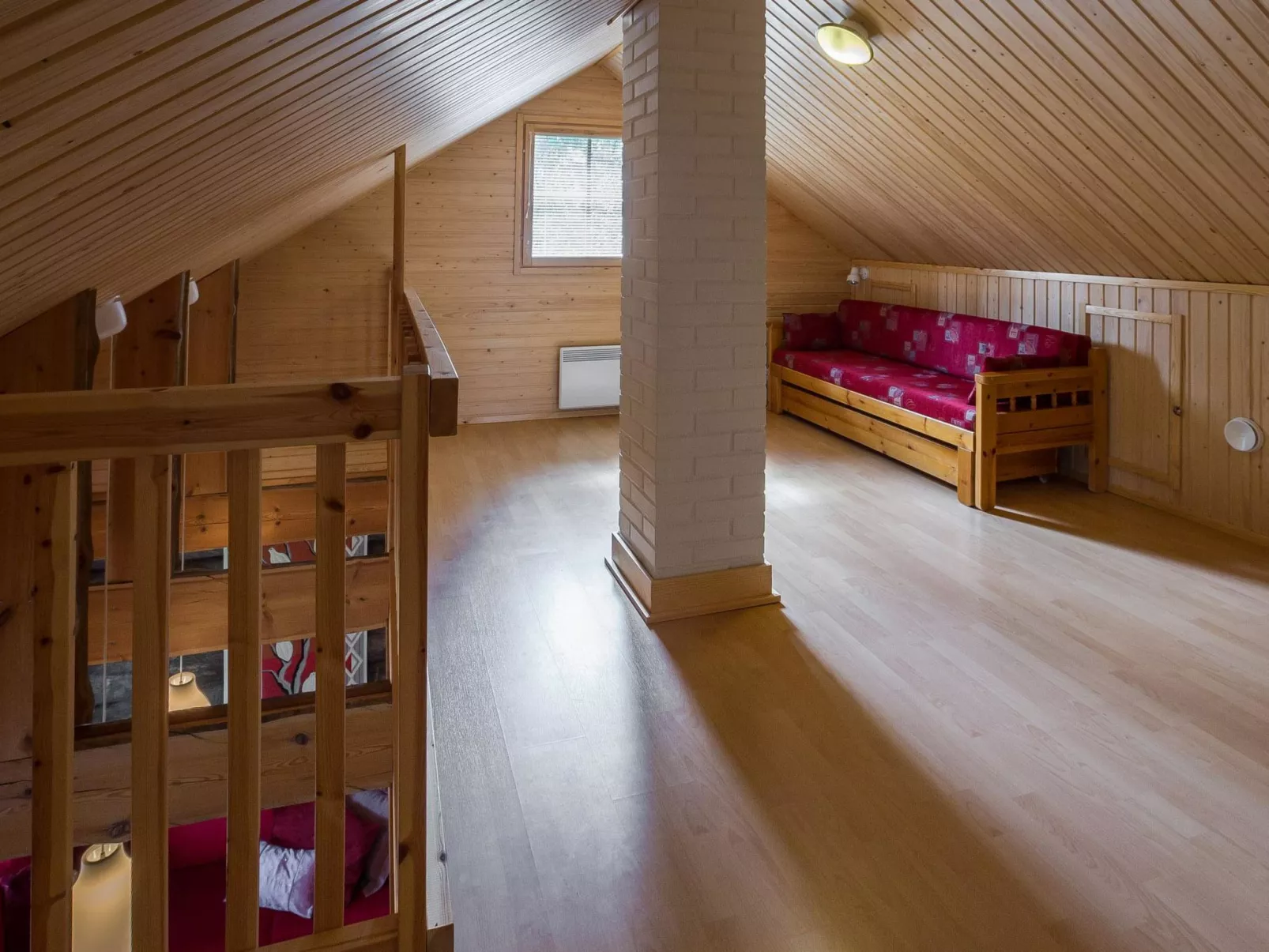 Teerentie / poronpesä (g20)-Inside