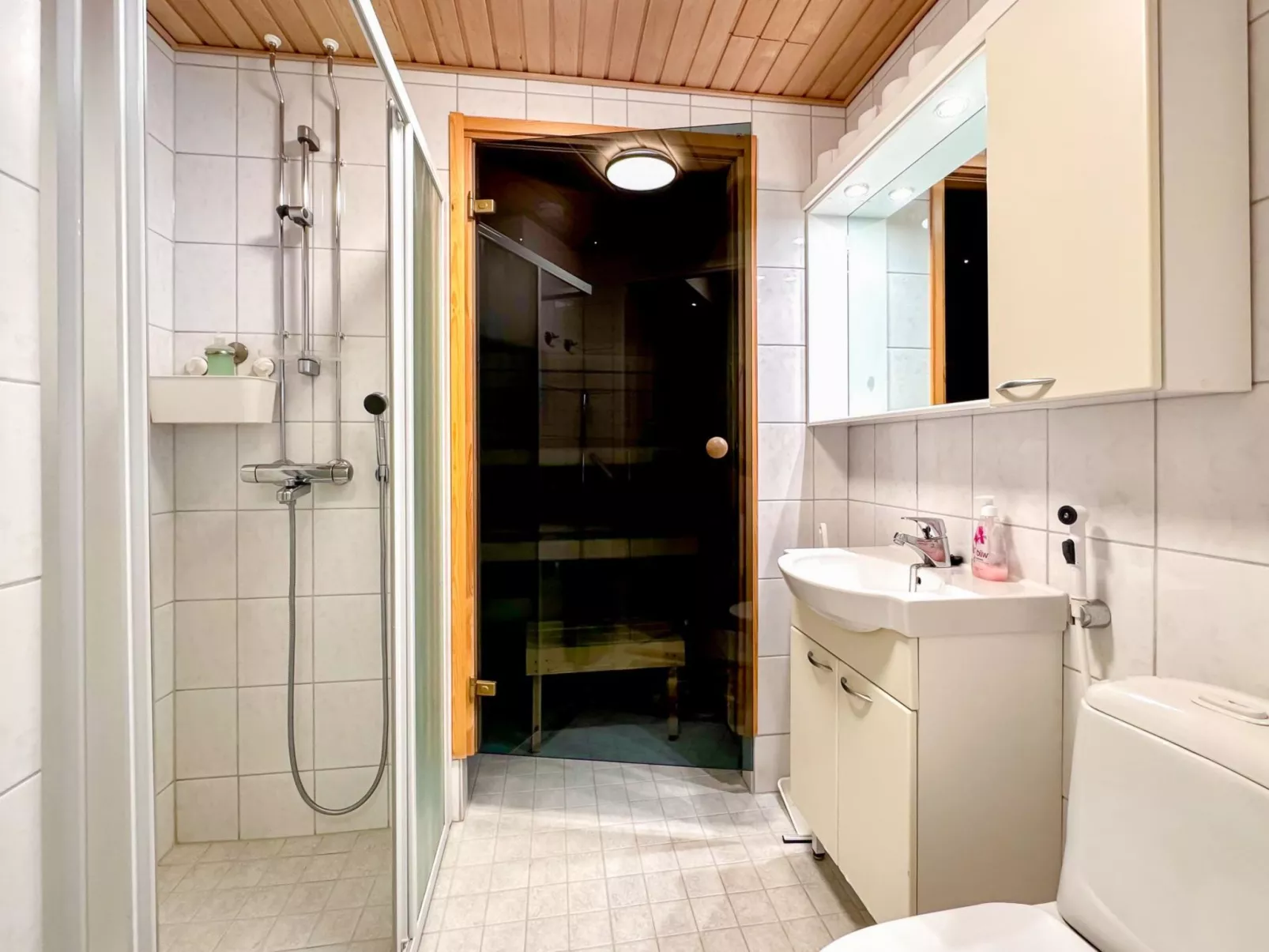 Yllästar 2 as 302-Drinnen