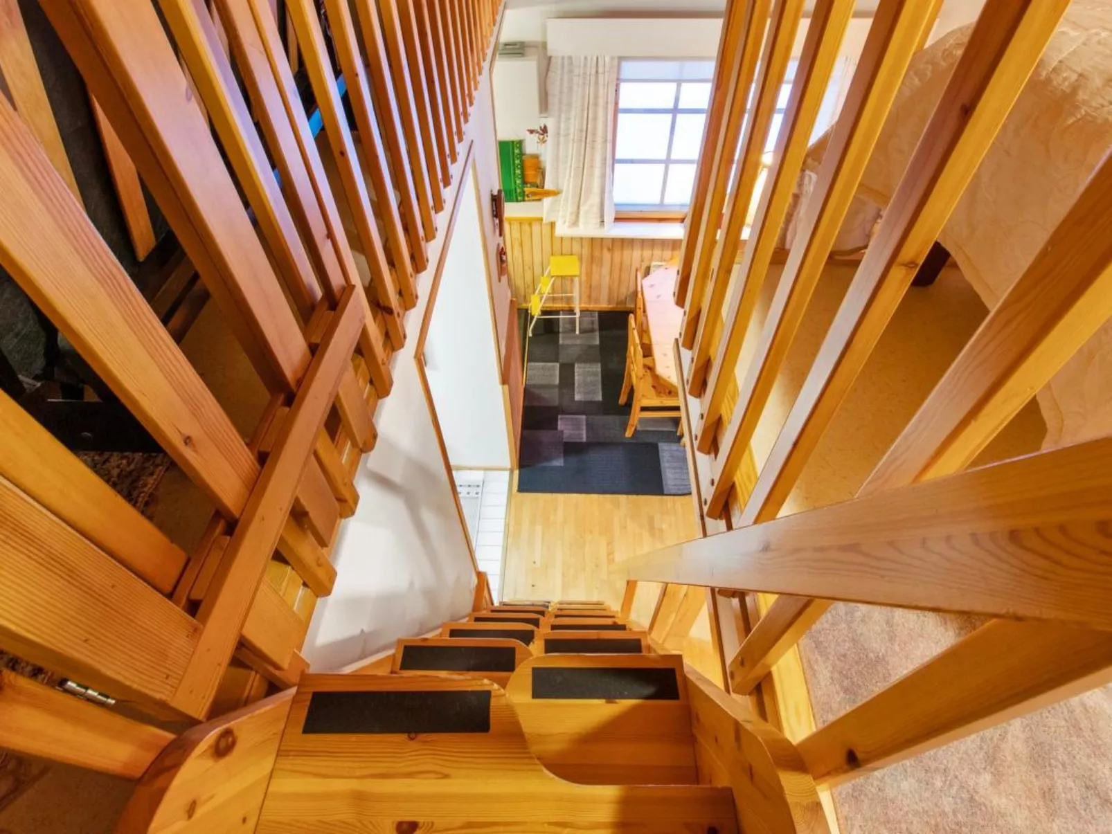 Korpipalo (ent. yllästunnelma 2 b 7)-Dedans