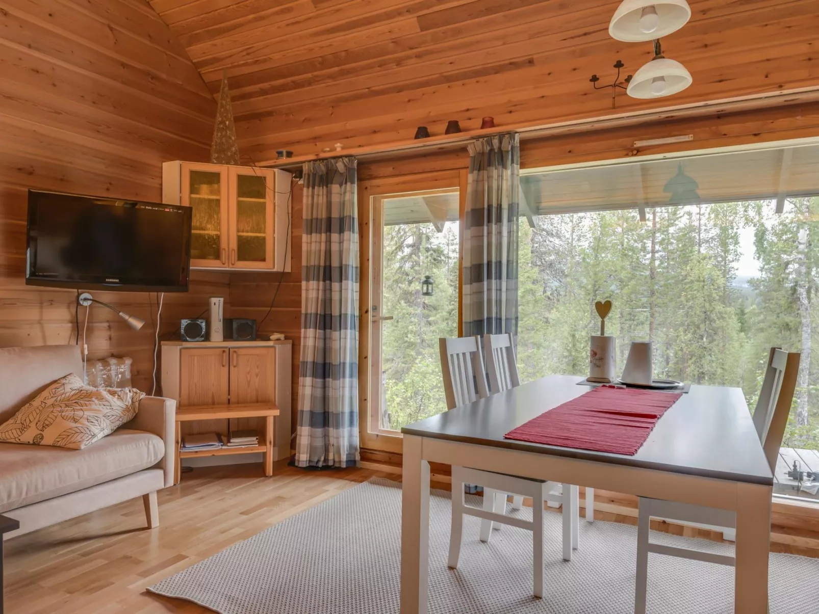 Neljä vuodenaikaa a1/karpalo-Drinnen