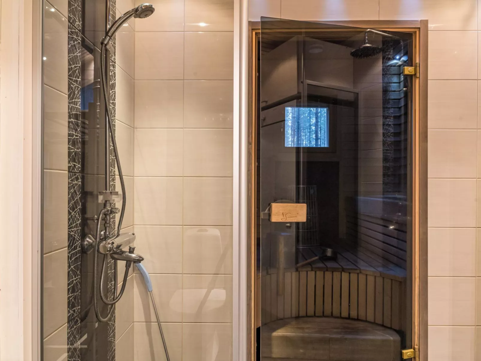 Levin ahmahovi 1a-Drinnen