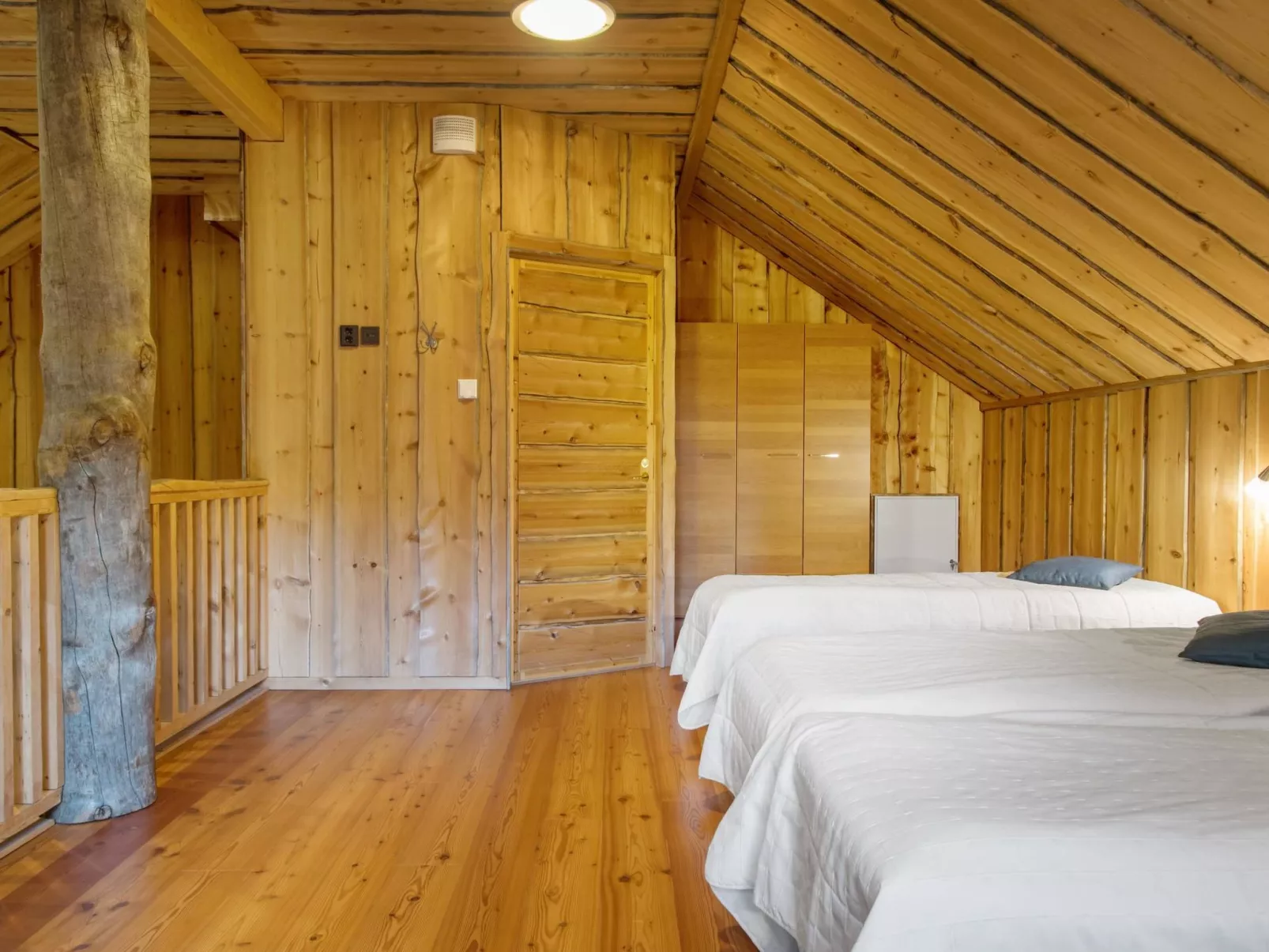 Luostakka pieni-Inside