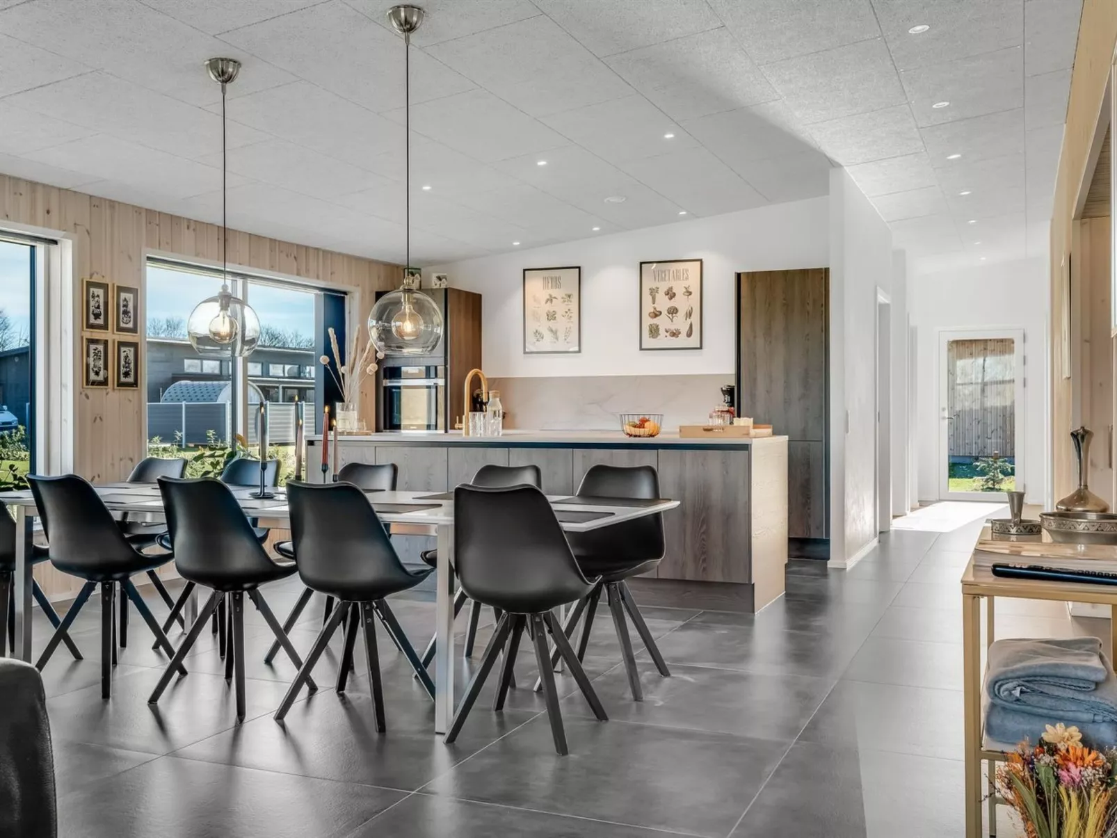 "Ilze" -  from the sea-Drinnen