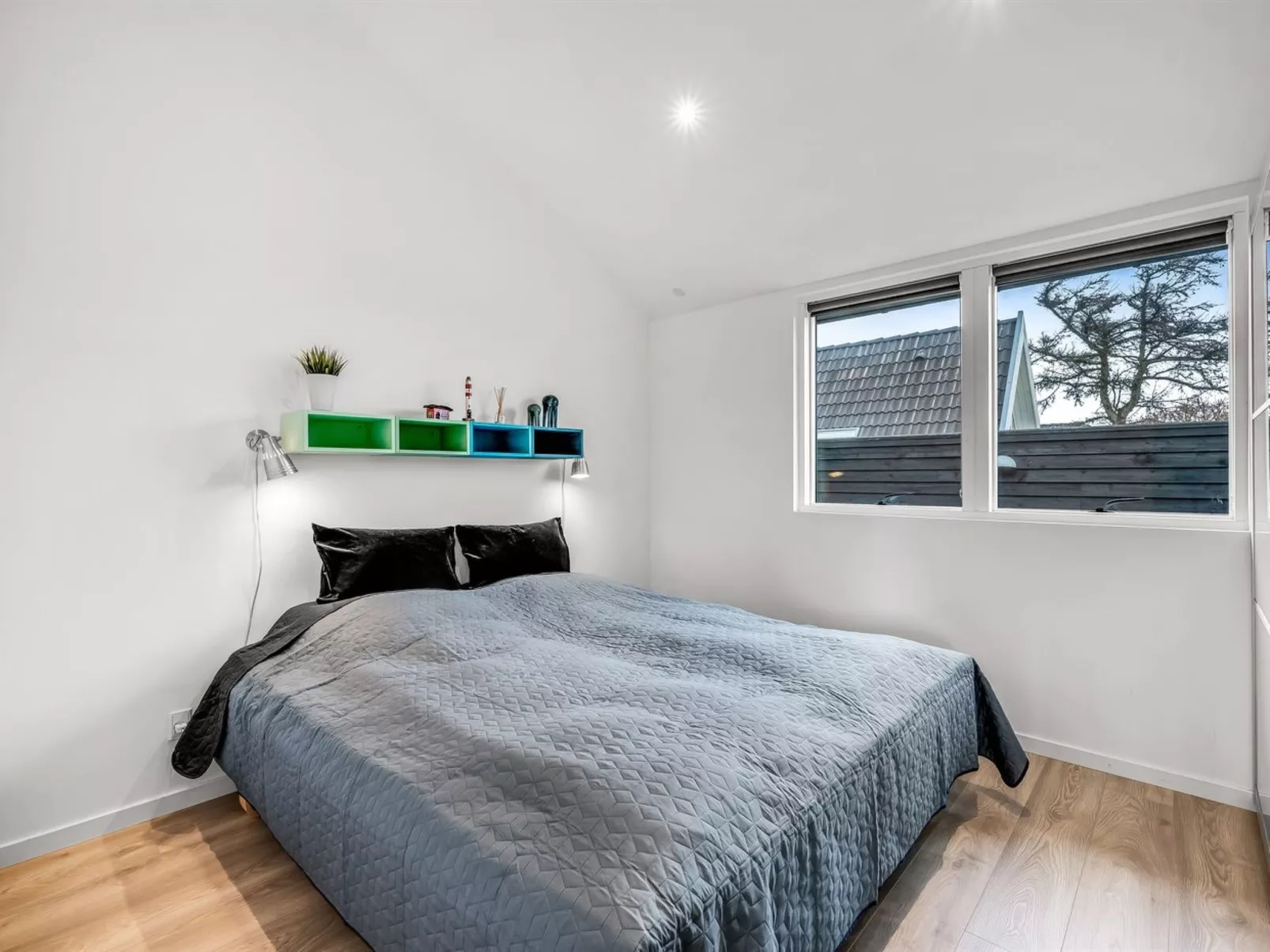 "Carlie" - 250m to the fjord-Inside