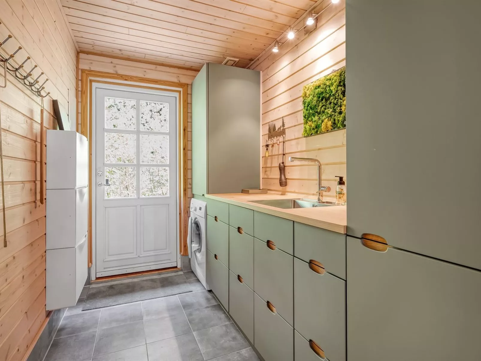 "Iorund" - 9km from the sea-Dedans