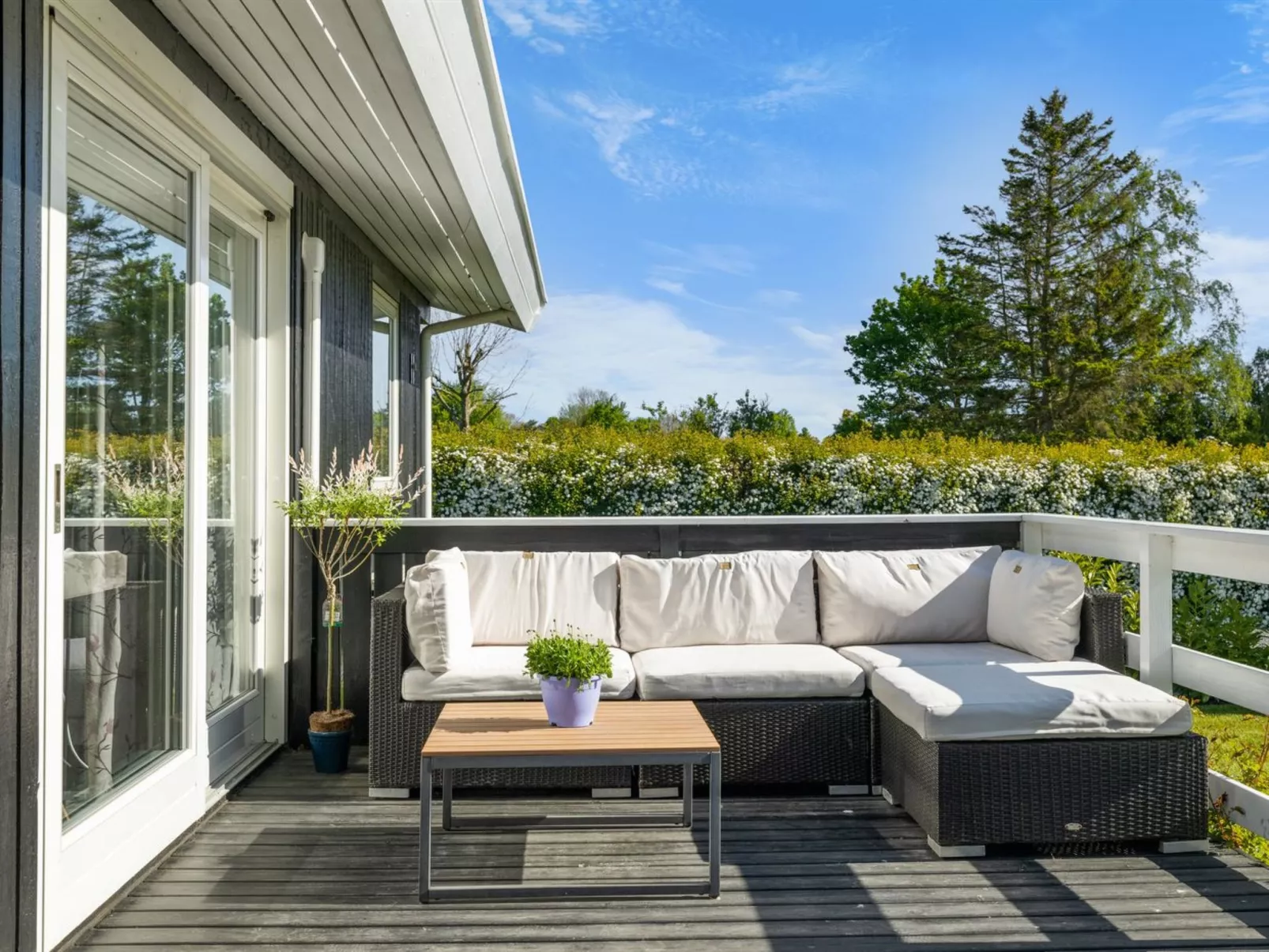 "Bjart" - 150m from the sea-Draußen