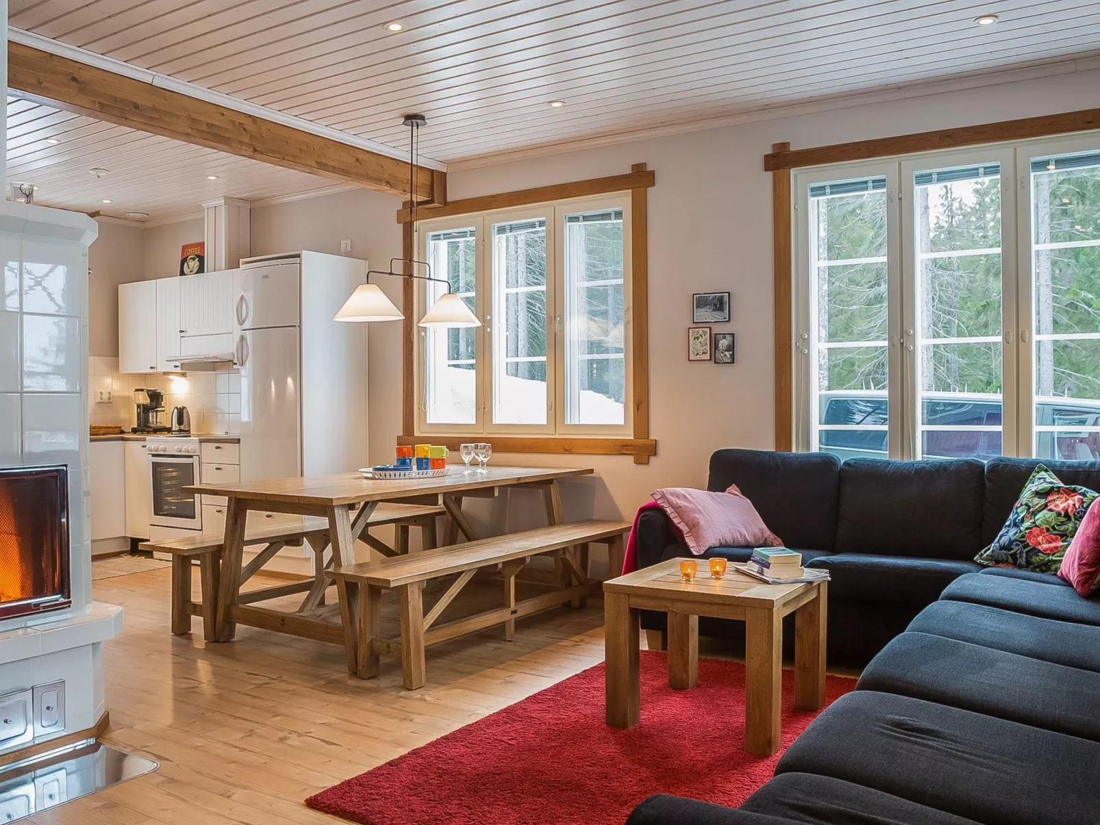 Villa kukkula-Drinnen